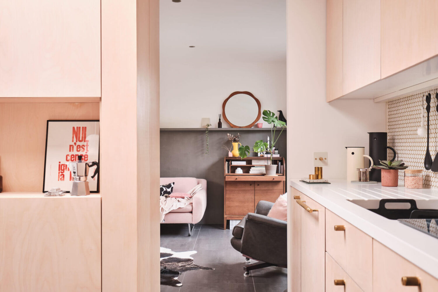 A Modern Award Winning House in London 5 modern-home-london-kitchen-living-room-nordroom