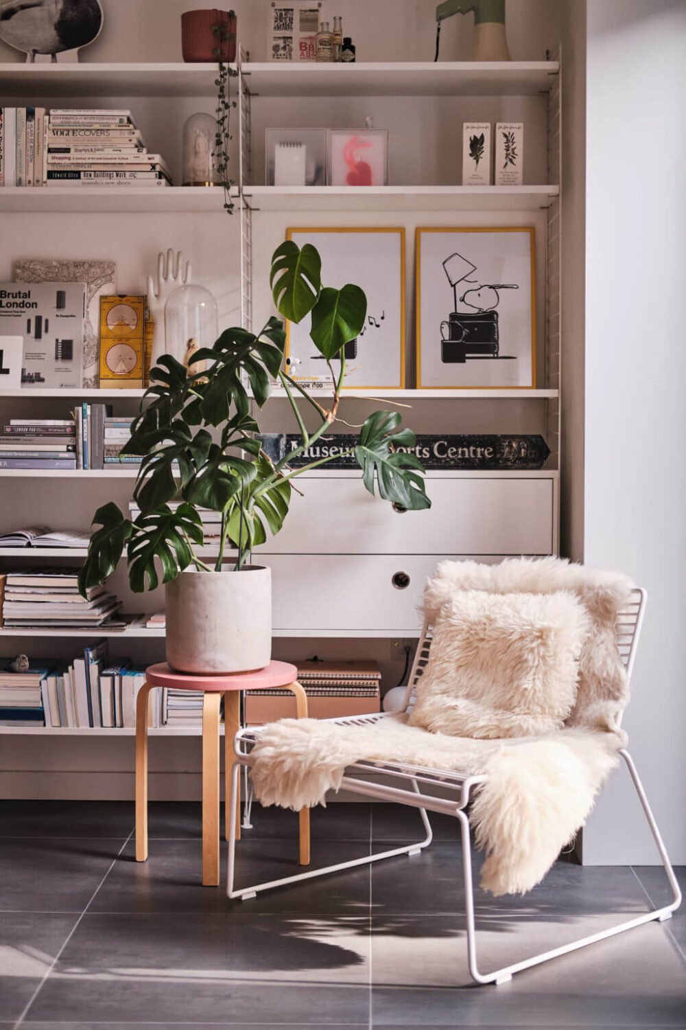 A Modern Award Winning House in London 11 reading-nook-string-shelves-home-office-nordroom