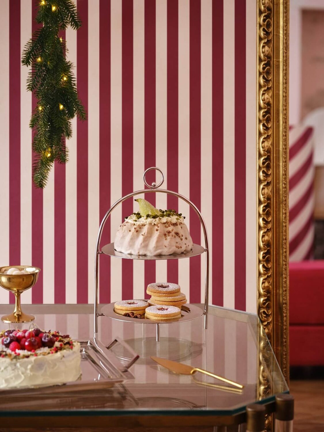 H&M Home Christmas 2022: Let's Play Magic 15 red-white-stripes-hm-home-christmas-collection-2022-nordroom