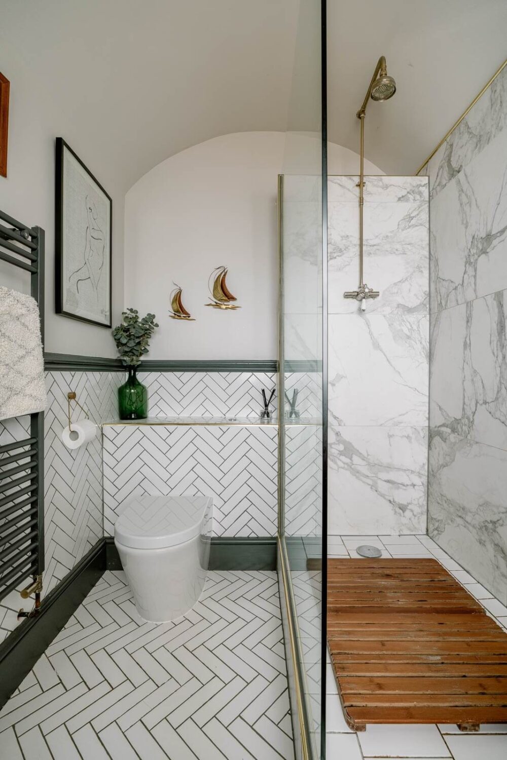 83 Small Bathroom Ideas & How To Make It Look Bigger 20 small bathroom with herringbone tiles nordroom