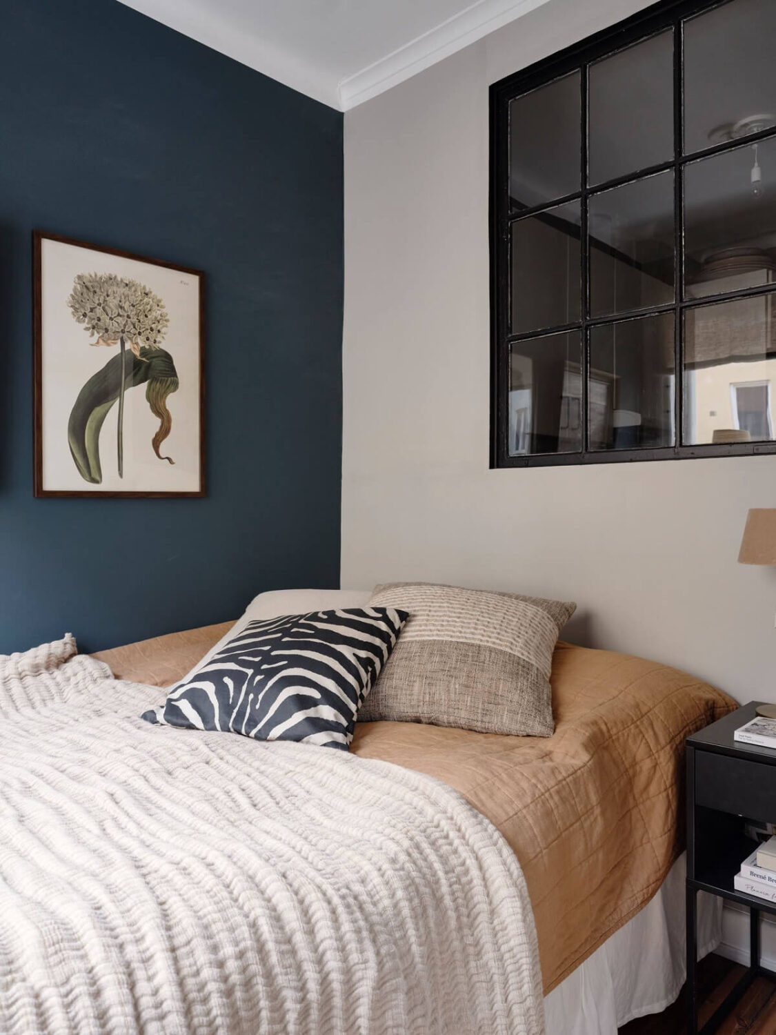 A Small Nordic Home with Dark Blue Accent Walls 15 small-bedroom-dark-blue-accent-wall-indoor-window-nordroom
