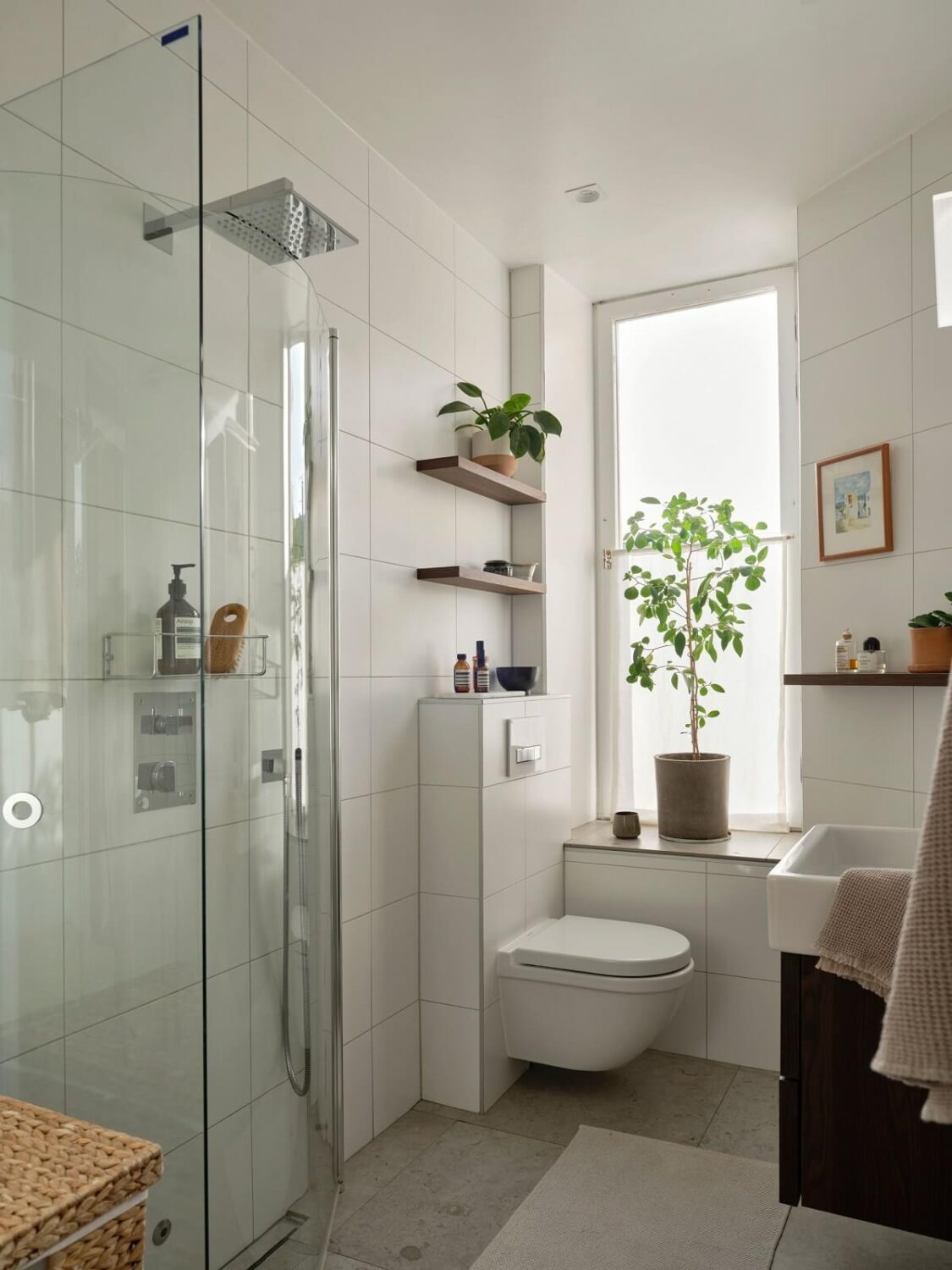 A Nordic Maisonette That Makes The Most Of Its Awkward Nooks 22 small-light-bathroom-nordic-home-nordroom