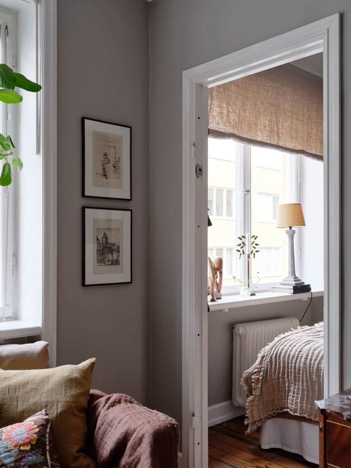 A Small Nordic Home with Dark Blue Accent Walls 14 small-nordic-apartment-light-gray-walls-bedroom-nordroom