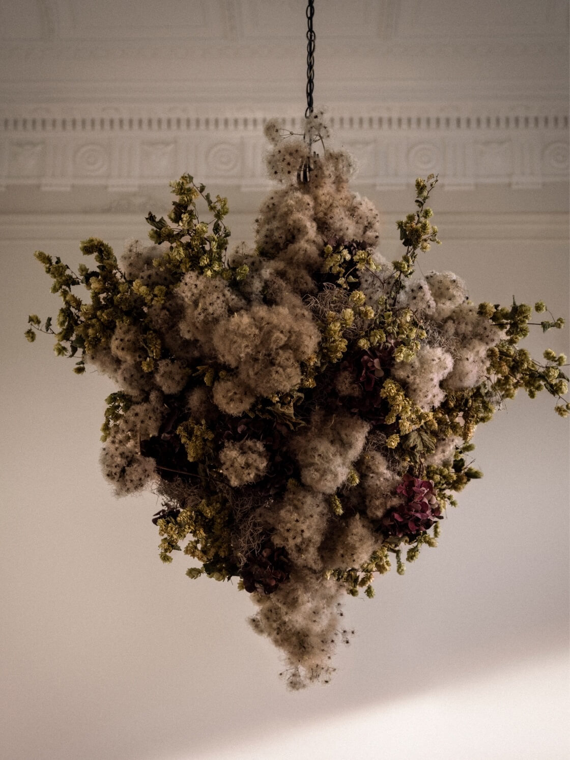 Zara Home Christmas 2022: An Elegant Holiday Season 12 upside-down-christmas-tree-zara-home-nordroom