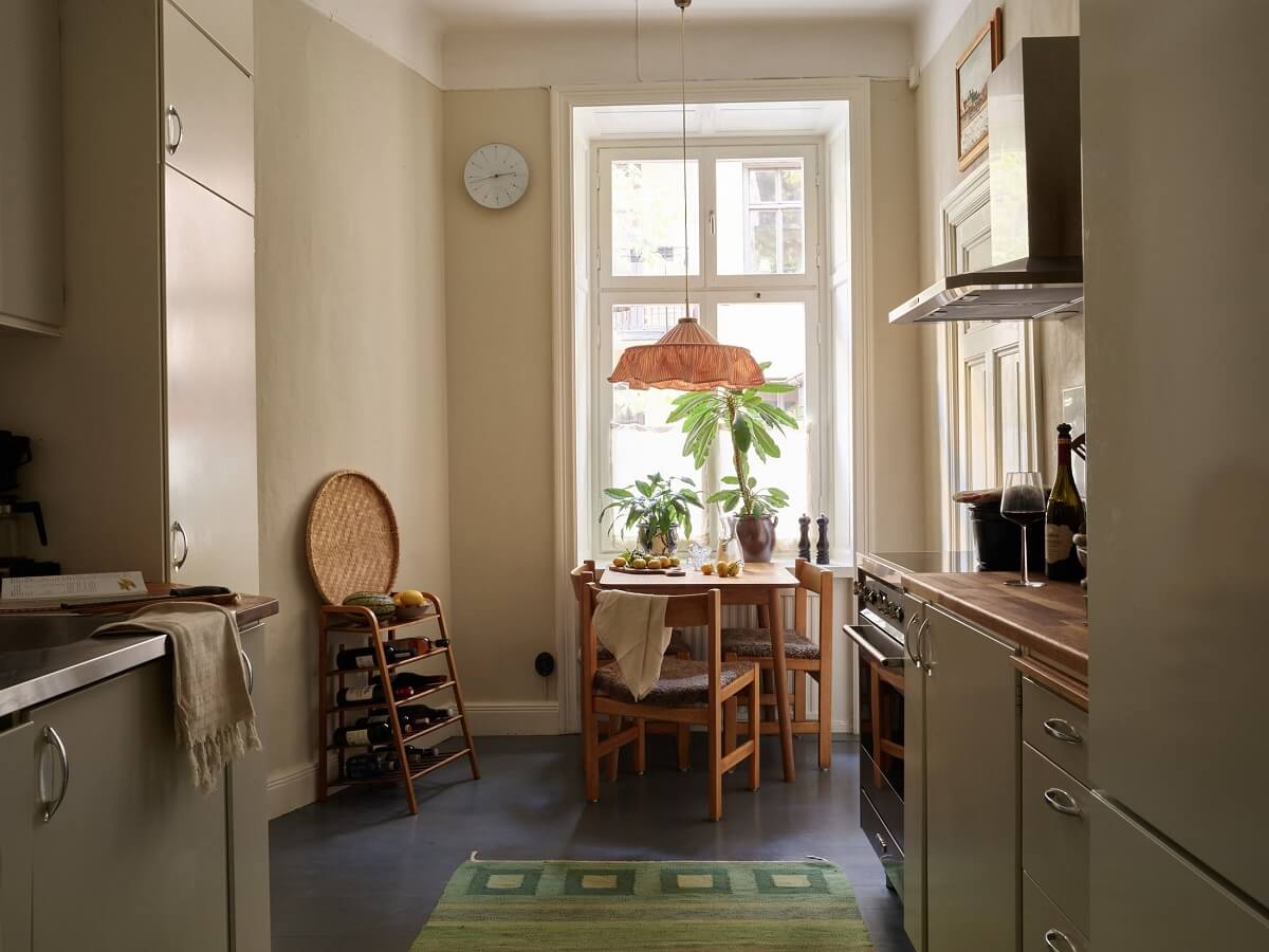 A Charming Vintage Apartment in Stockholm 8 vintage-style-kitchen-light-beige-green-walls-nordroom