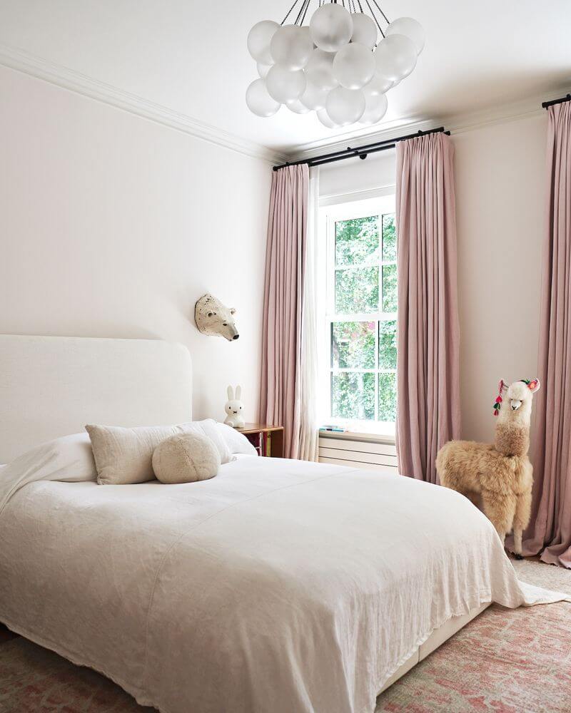 A Classic West Village Townhouse with Garden 11 white-bedroom-pink-curtains-new-york-nordroom