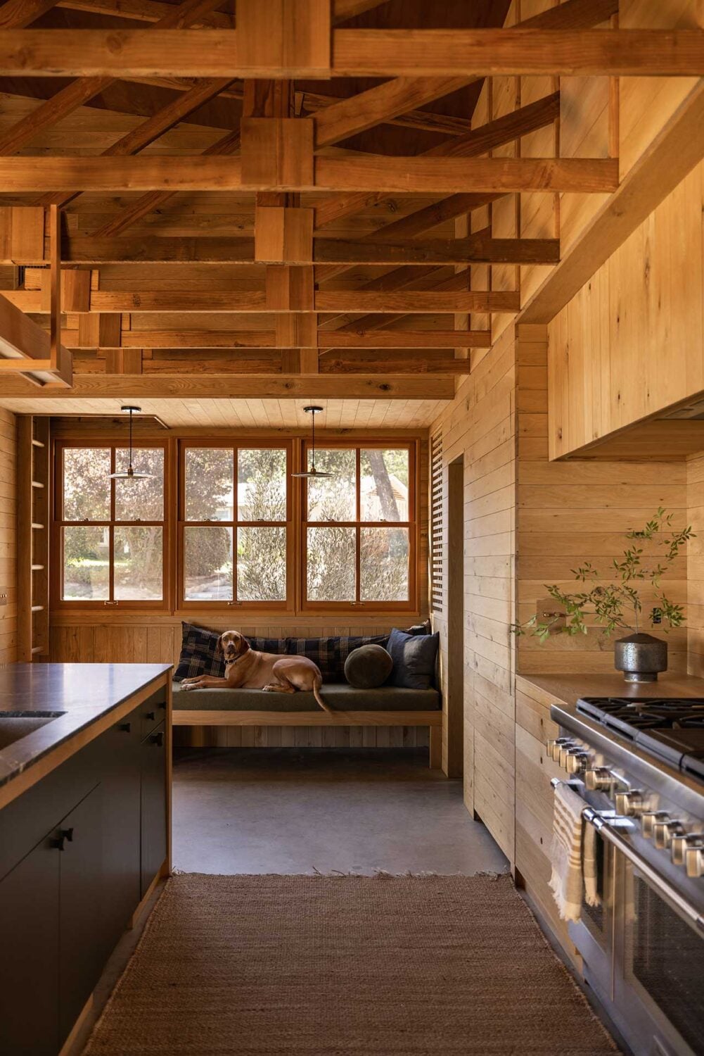 The Warm Mountaintop Home of Actor Hayden Christensen 7 Kitchen-Altadena-William-Hunter-Collective-bench-nordroom