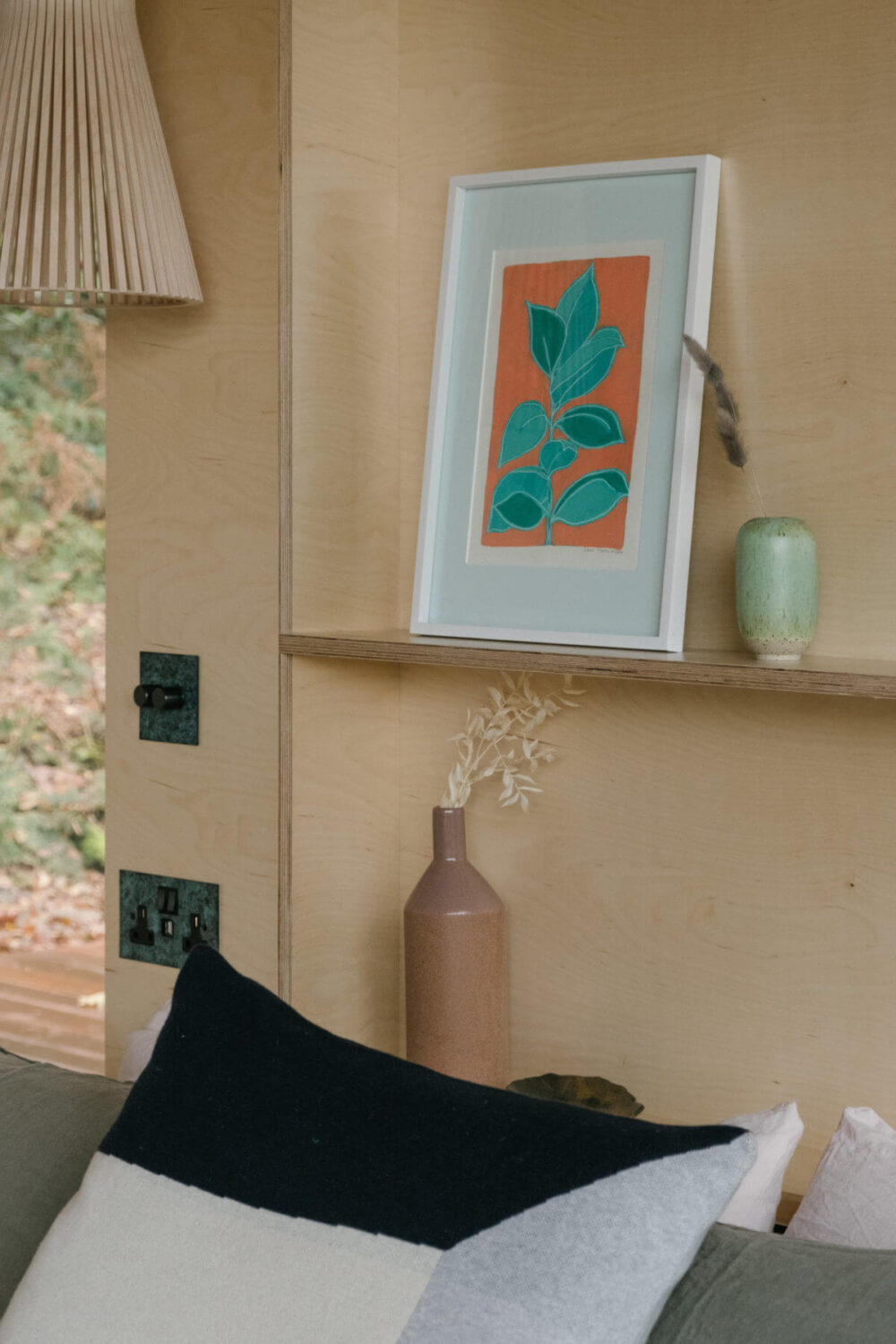A Modern Woodland Lodge with A Scandi Interior 17 bedroom-detail-ledge-loft-style-wood-lodge-nordroom