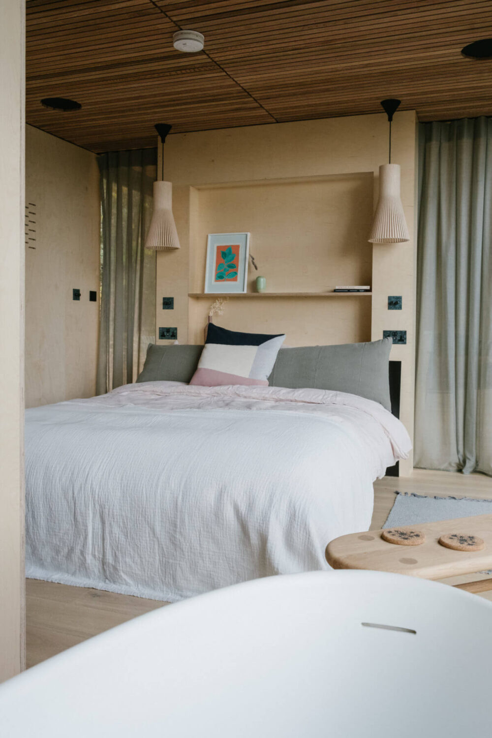 A Modern Woodland Lodge with A Scandi Interior 12 bedroom-ensuite-loft-style-lodge-nordroom
