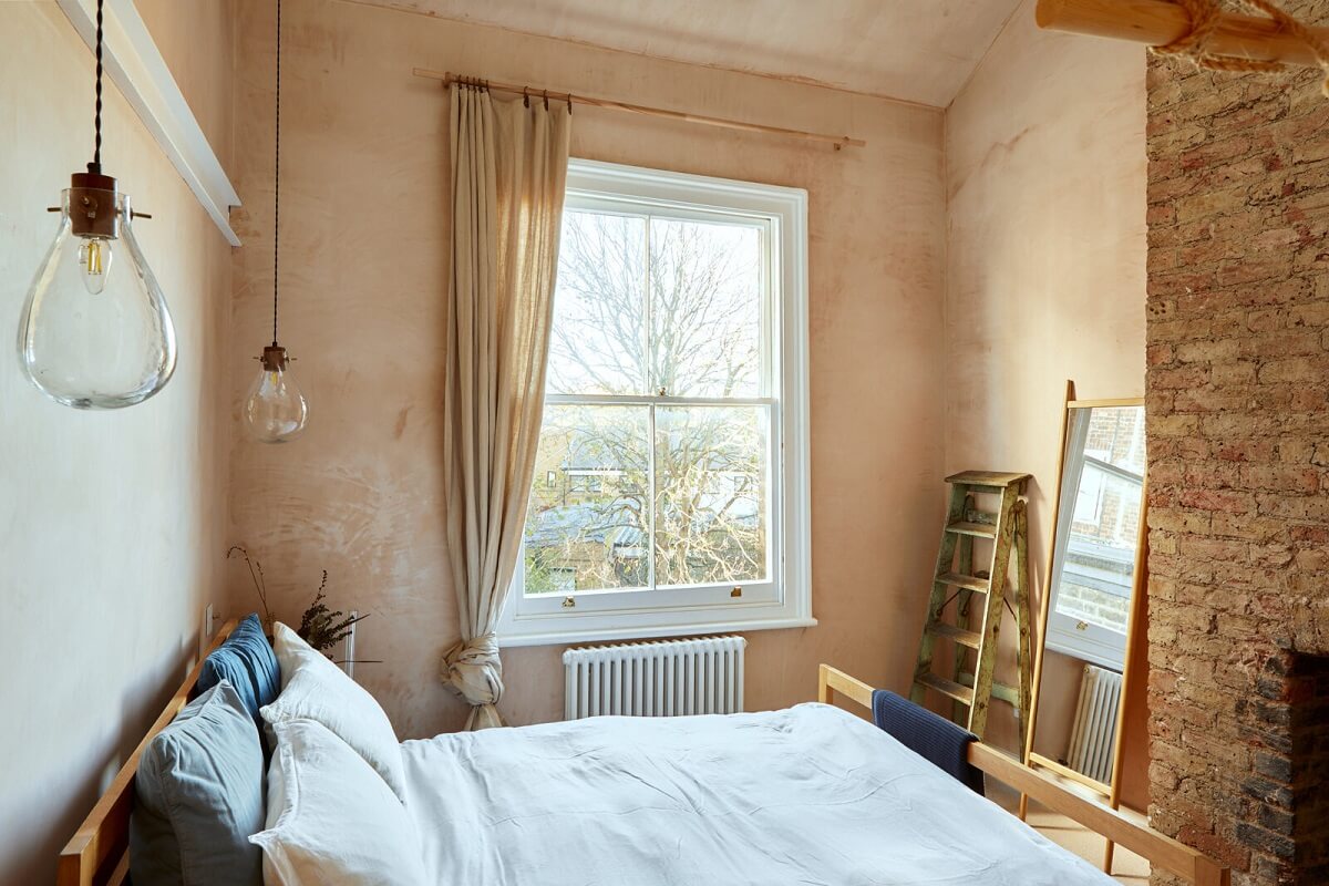 A London Home with Plaster Pink Walls and Brick Chimneys 13 bedroom-plaster-pink-walls-exposed-brick-walls-nordroom