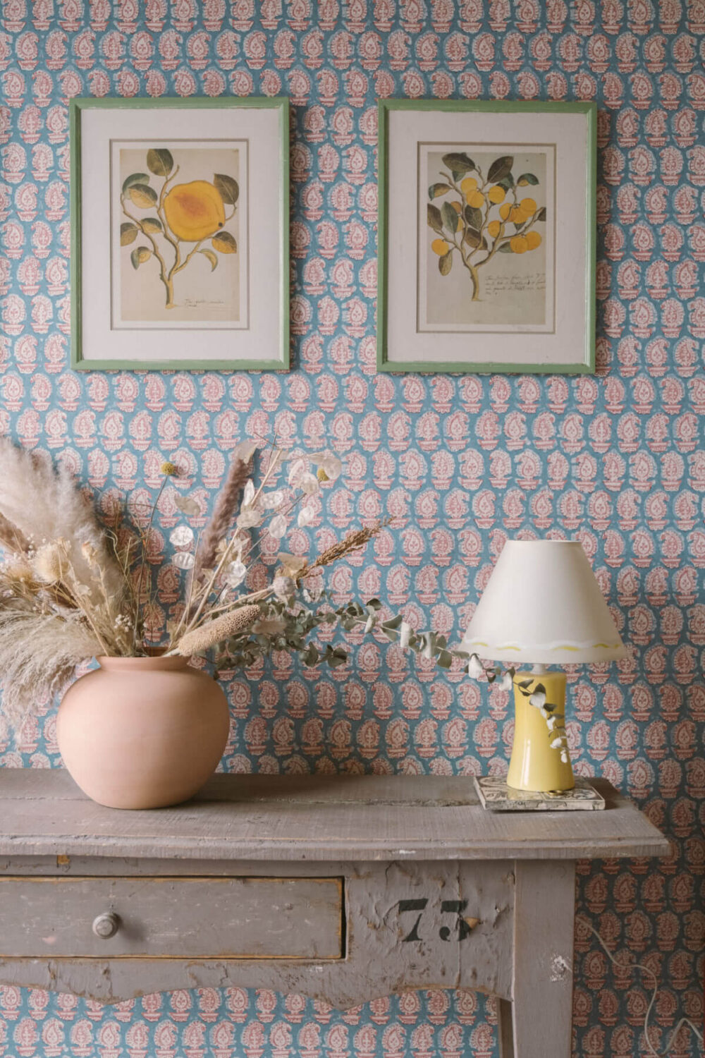 A Colorful Vintage Eclectic Home in England 29 detail-wallpaper-vintage-eclectic-home-england-nordroom