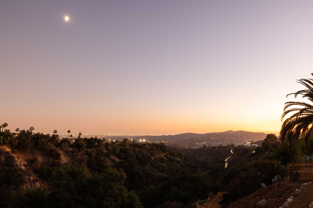 The Warm Mountaintop Home of Actor Hayden Christensen 25 evening-view-mountaintop-house-altadena-william-hunter-collective-nordroom