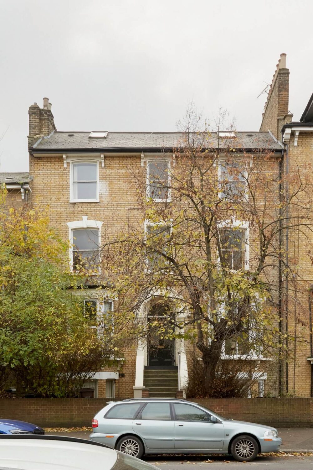 Pastel Colors in a Vintage London Home 14 exterior-victorian-townhouse-vintage-apartment-nordroom