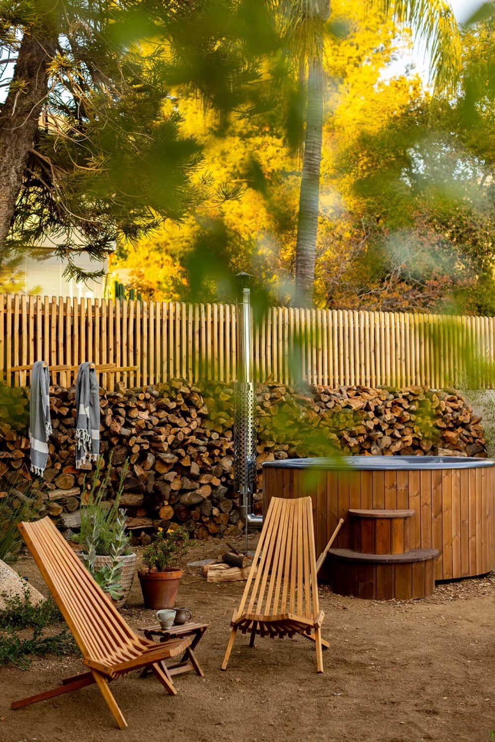 The Warm Mountaintop Home of Actor Hayden Christensen 21 garden-hot-tub-mountaintop-home-hayden-christensen-nordroom