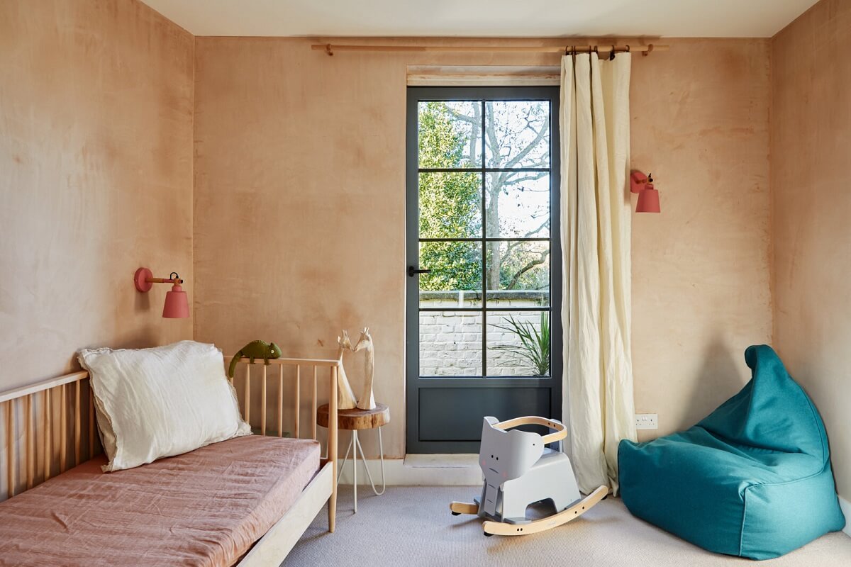 A London Home with Plaster Pink Walls and Brick Chimneys 18 kids-bedroom-plaster-pink-walls-balcony-nordroom