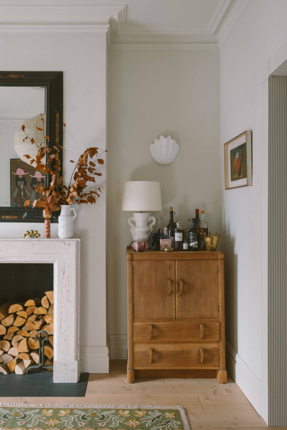 A Victorian House in London with a Blue Sitting Room 8 light-sitting-room-fireplace-victorian-house-london-nordroom