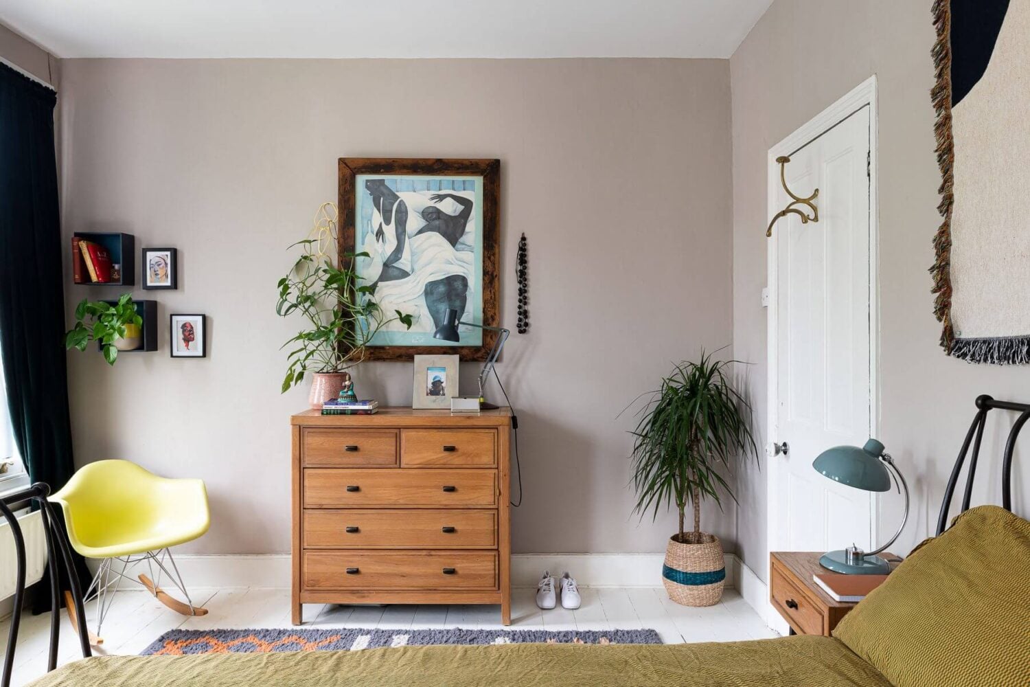Color Blocked Walls in a Unique Victorian House 20 master-bedroom-light-gray-walls-nordroom