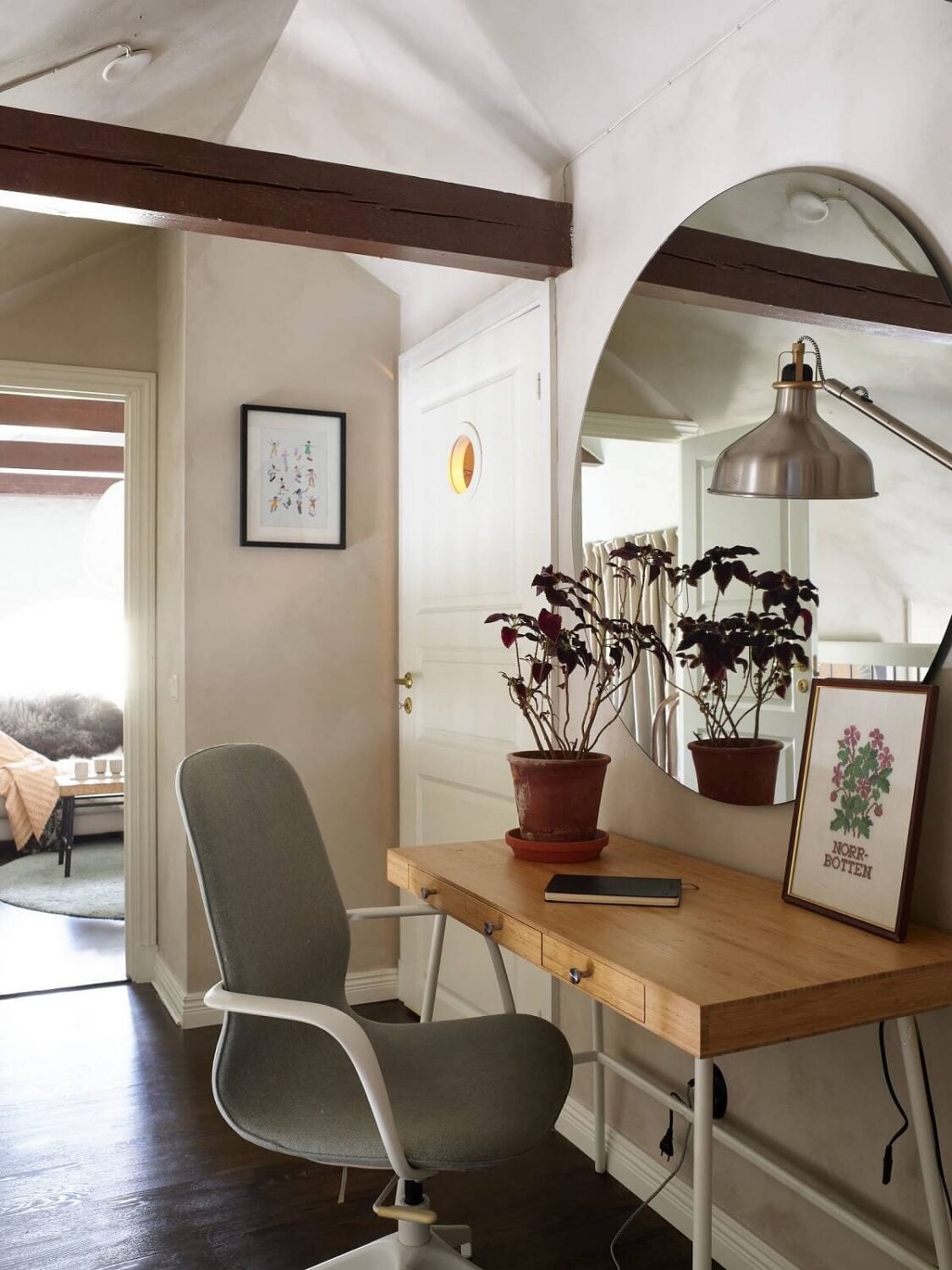 A Swedish Maisonette with a Charming Kitchen 12 small-home-office-round-mirror-nordroom
