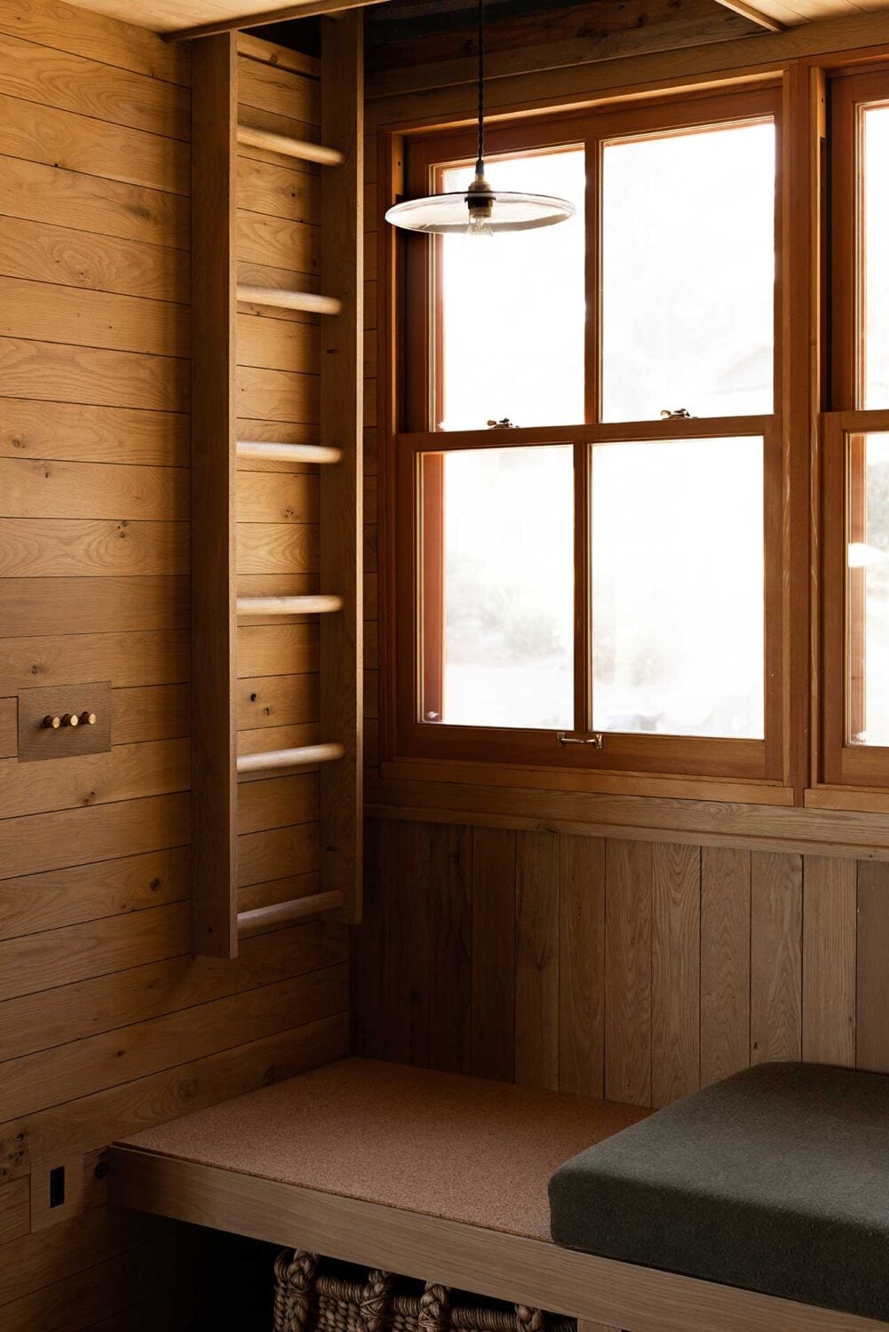 The Warm Mountaintop Home of Actor Hayden Christensen 9 window-seat-stairs-loft-space-mountaintop-home-hayden-christensen-nordroom
