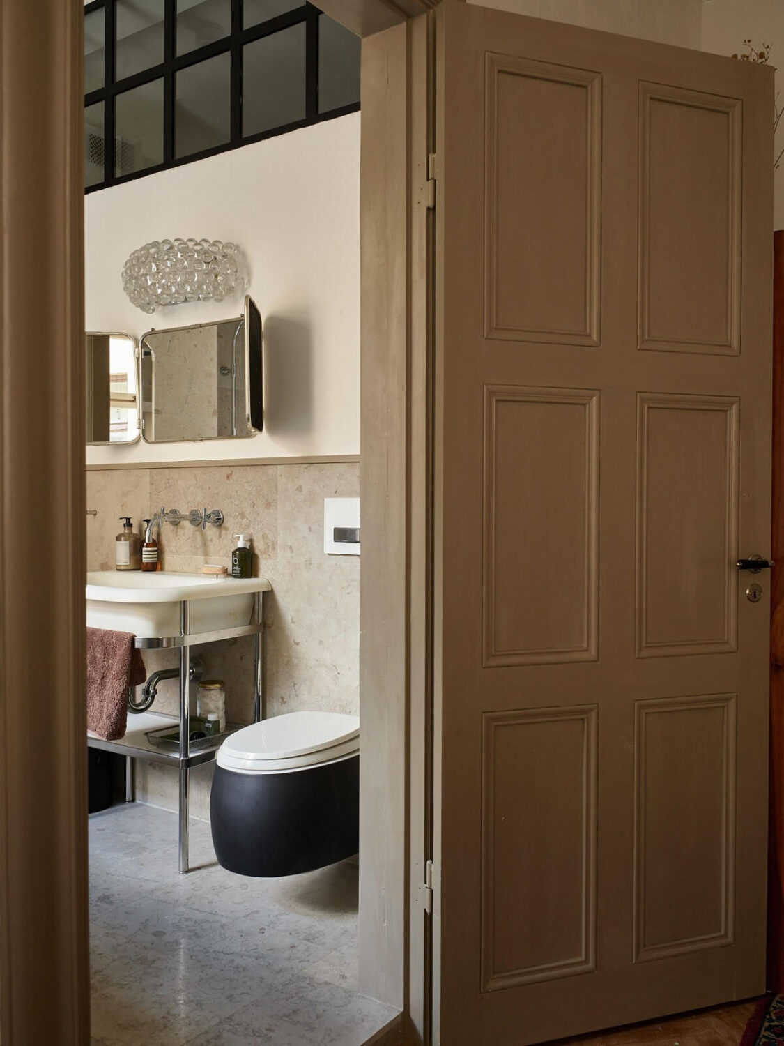 A Beige Vintage Apartment in Stockholm 21 bathroom-indoor-window-beige-swedish-apartment-nordroom