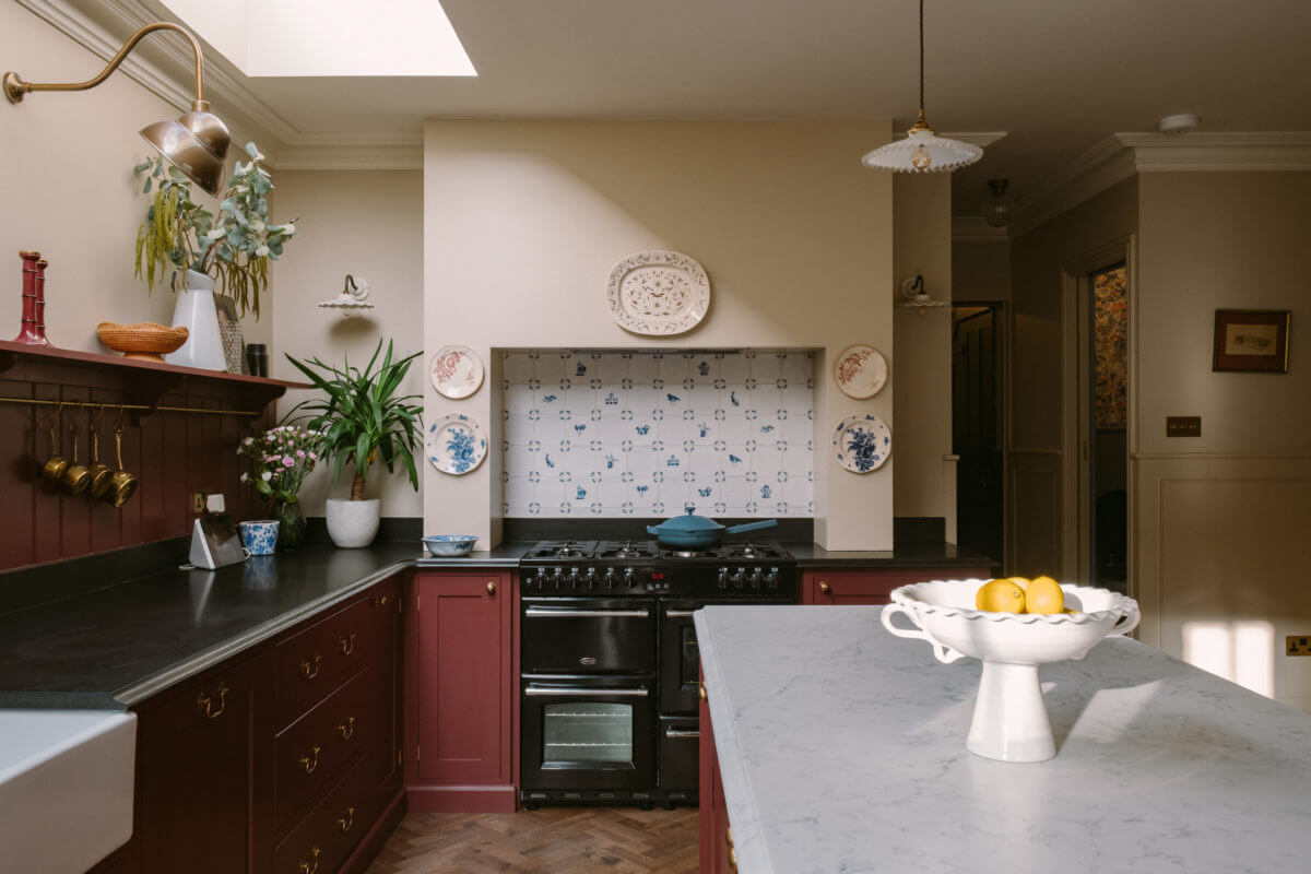 A Deep Red Kitchen in a Victorian Home in London 8 deep-red-kitchen-devol-skylight-london-home-nordroom