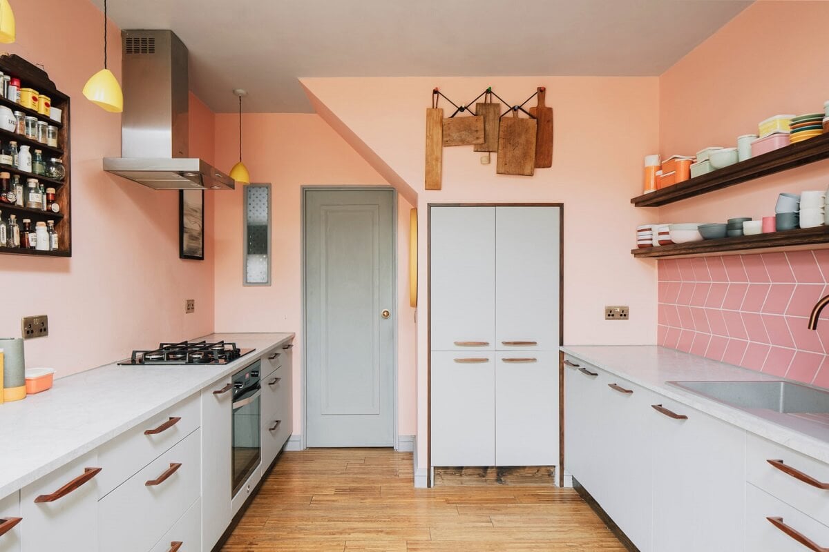 A London Home with Moody Rooms and a Pink Kitchen 8 kitchen-pink-walls-tiles-open-shelves-nordroom