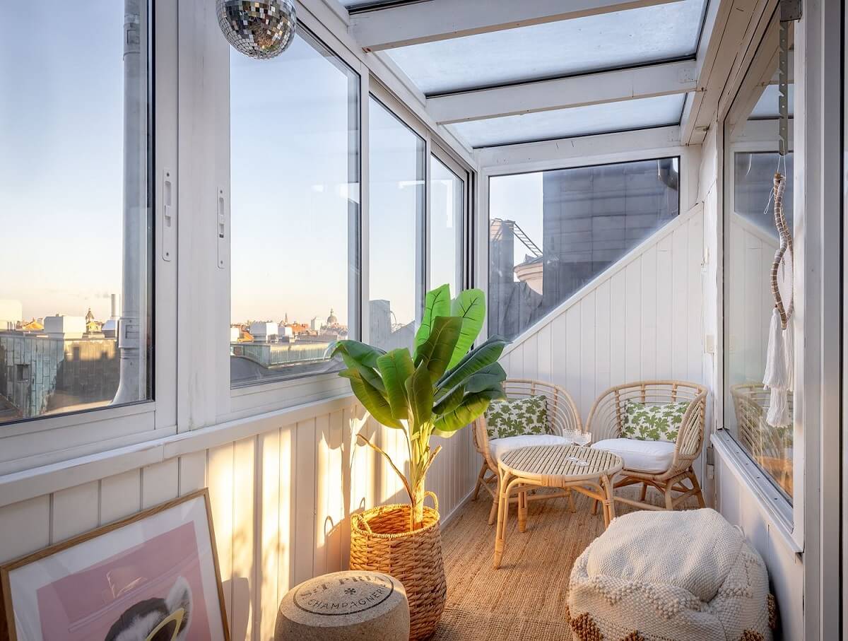 Pastel Color Accents in a Scandinavian Penthouse Apartment 13 loggia-scandinavian-penthouse-nordroom