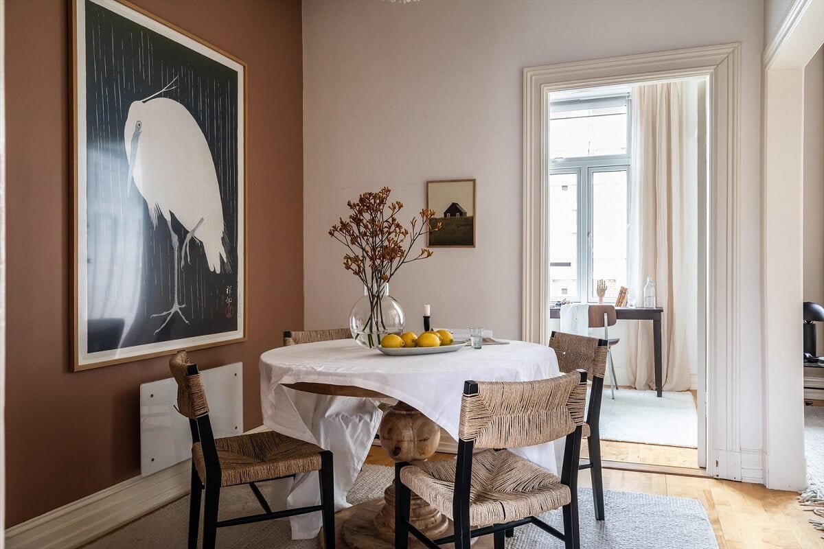 An Oslo Apartment Painted in Warm Color Tones 8 oslo-apartment-dining-room-earthy-wall-color-nordroom