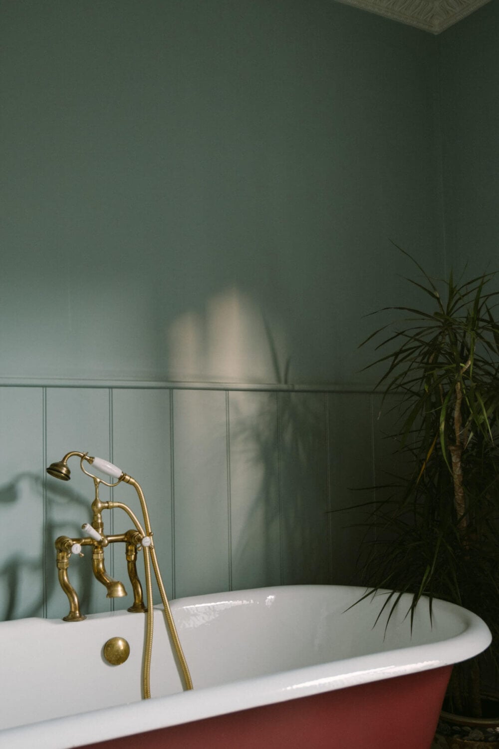 A Deep Red Kitchen in a Victorian Home in London 28 pink-bath-light-bluegray-walls-bathroom-nordroom