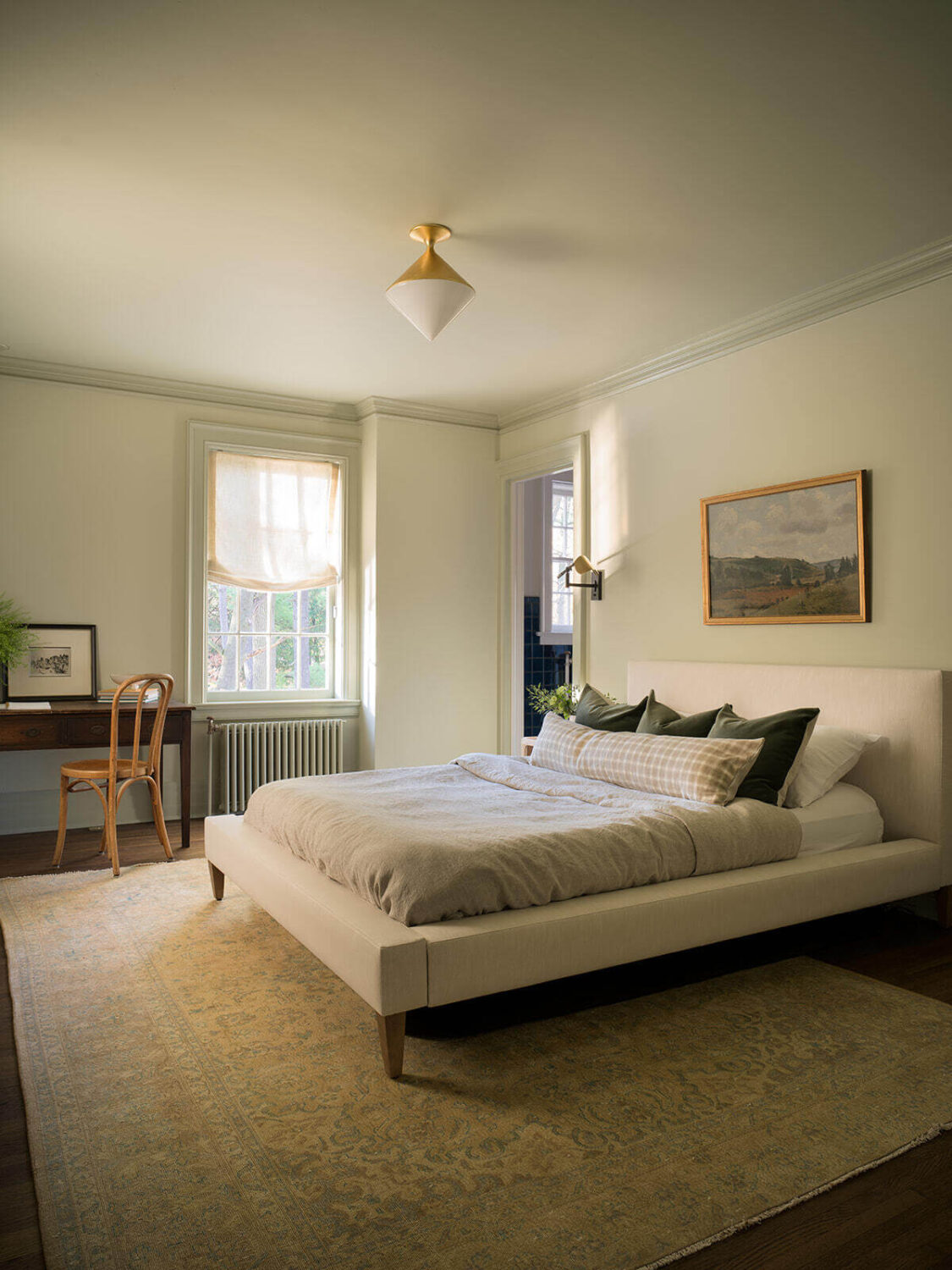 A Classic 1930s Home in Grand Rapids Designed by Jean Stoffer 36 serene-bedroom-large-area-rug-jean-stoffer-nordroom