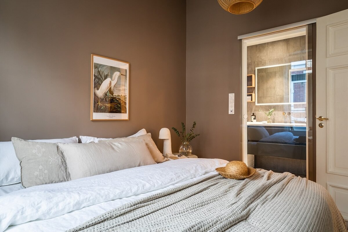 An Oslo Apartment Painted in Warm Color Tones 16 warm-natural-bedroom-ensuite-bathroom-nordroom