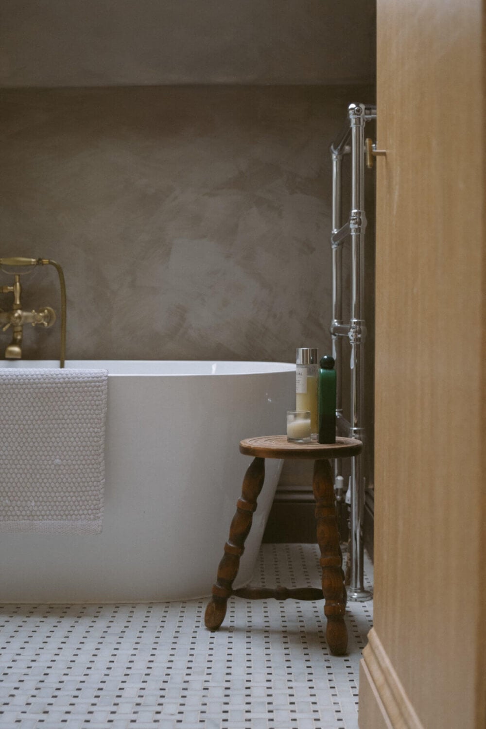 A Serene Renovated Victorian House in London 33 bathroom-freestanding-bath-gray-walls-nordroom