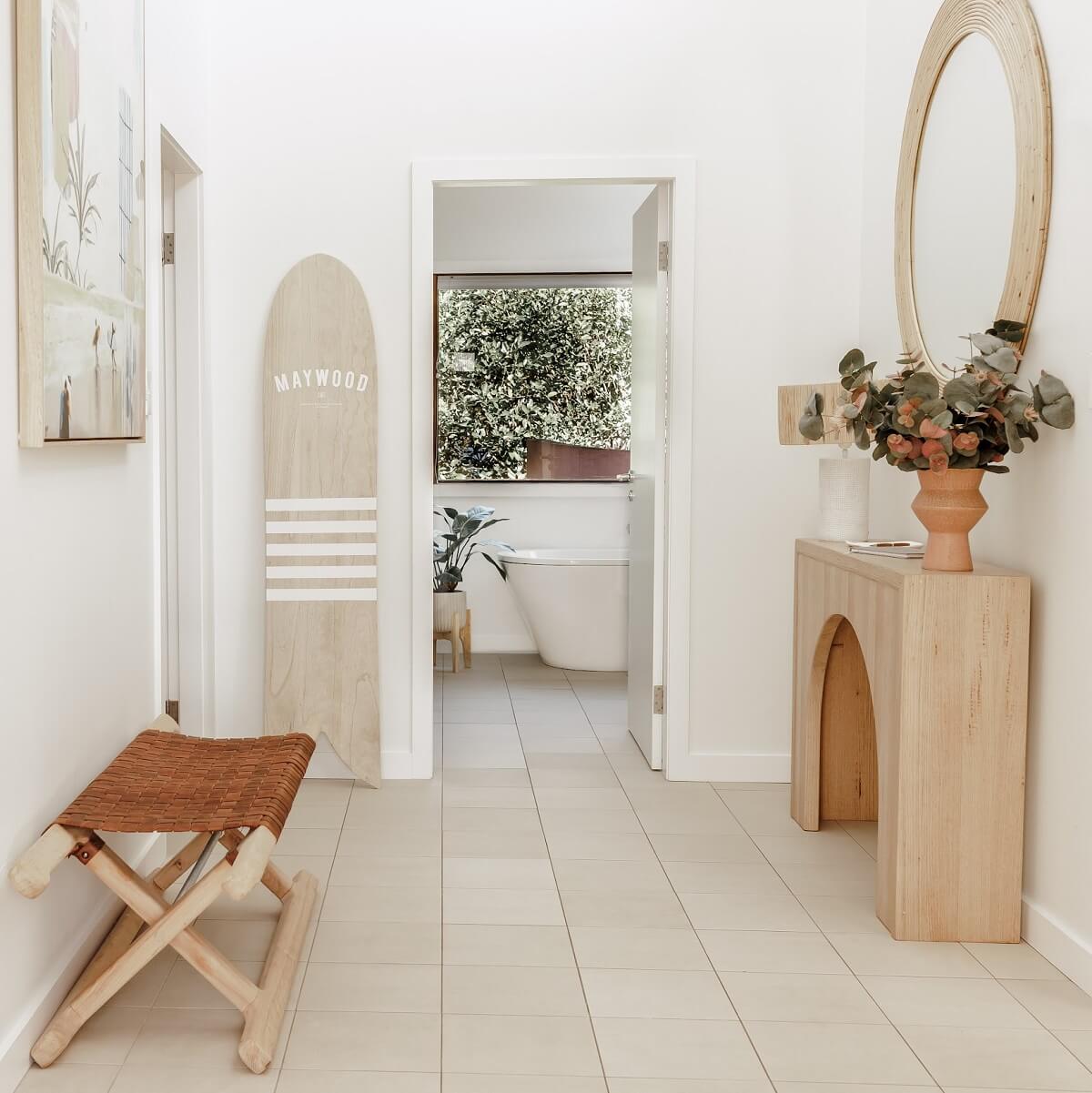 Oyster Catcher Huskisson: A Sustainable Beach House in Australia 25 bathroom-round-mirror-beach-house-nordroom
