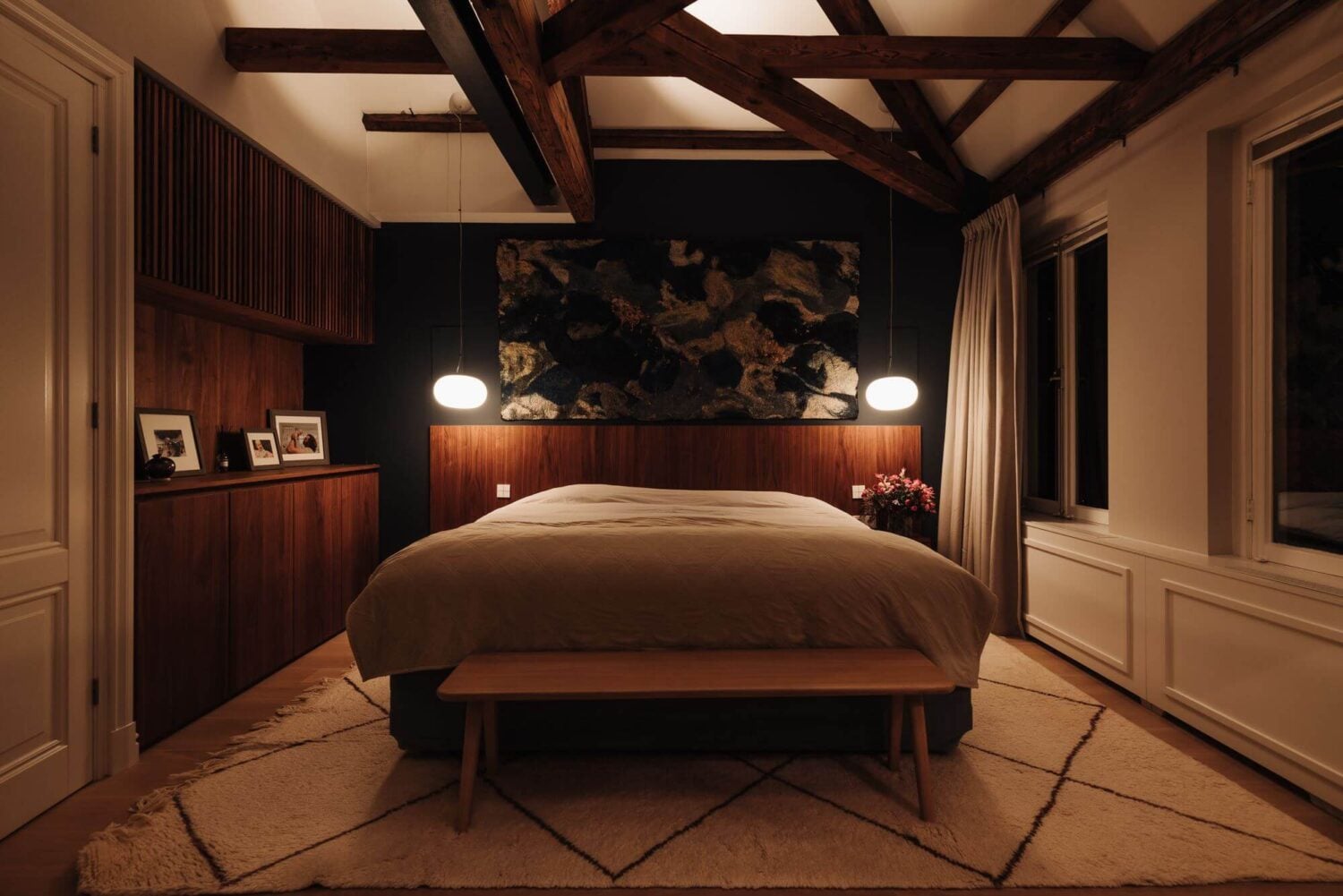 A Luxurious Canal Home in Amsterdam 13 bedroom-exposed-wooden-beams-large-rug-nordroom