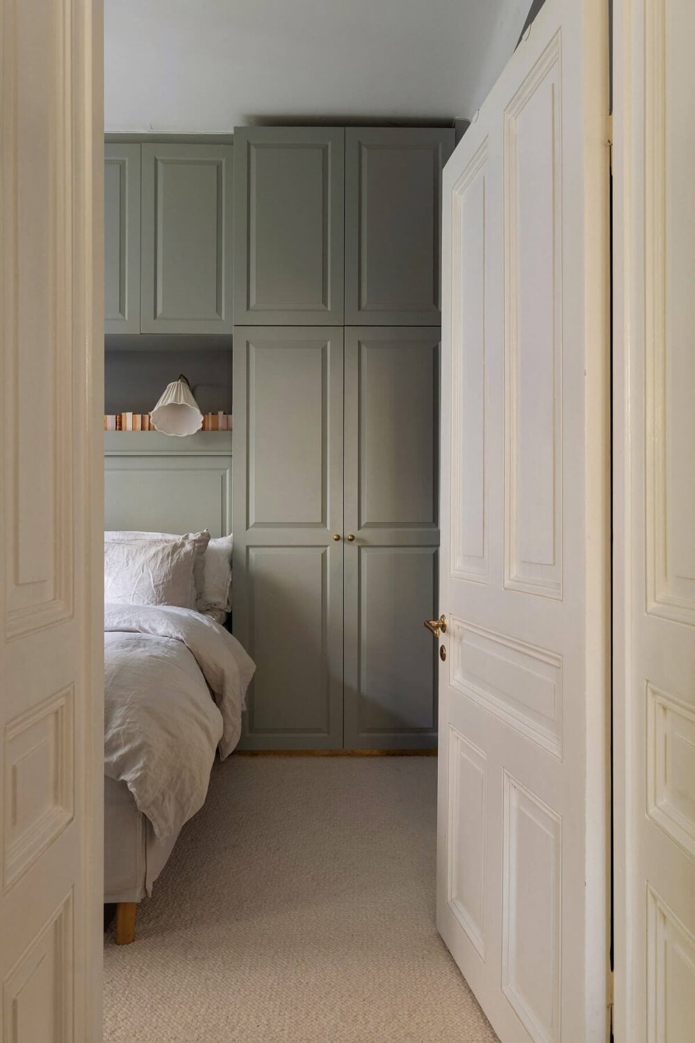 A Classic Maisonette Home in Stockholm 9 built-in-wardrobes-bedroom-classic-apartment-nordroom