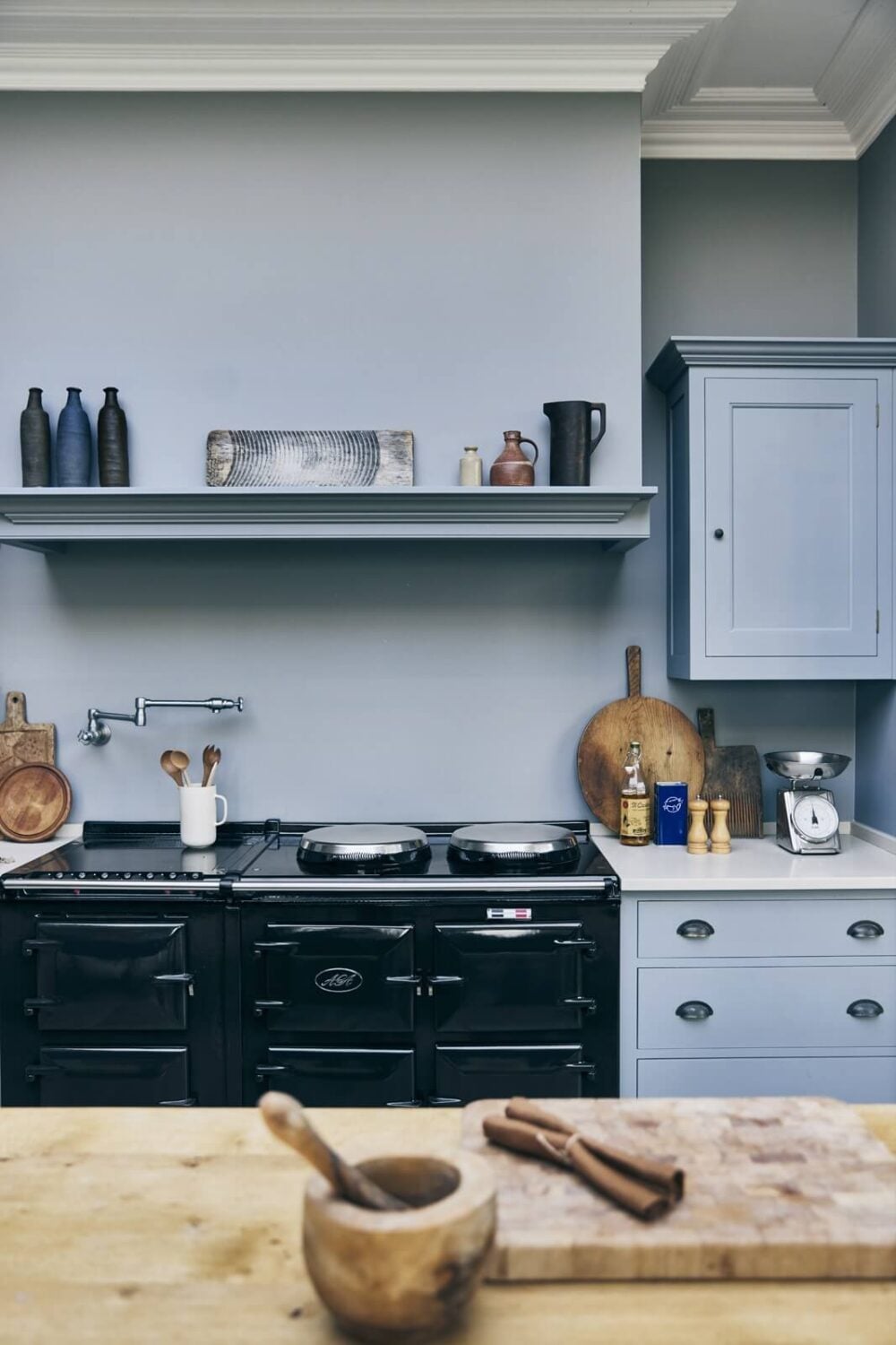 A Peaceful Georgian House in the English Countryside 6 electric-aga-country-kitchen-england-nordroom
