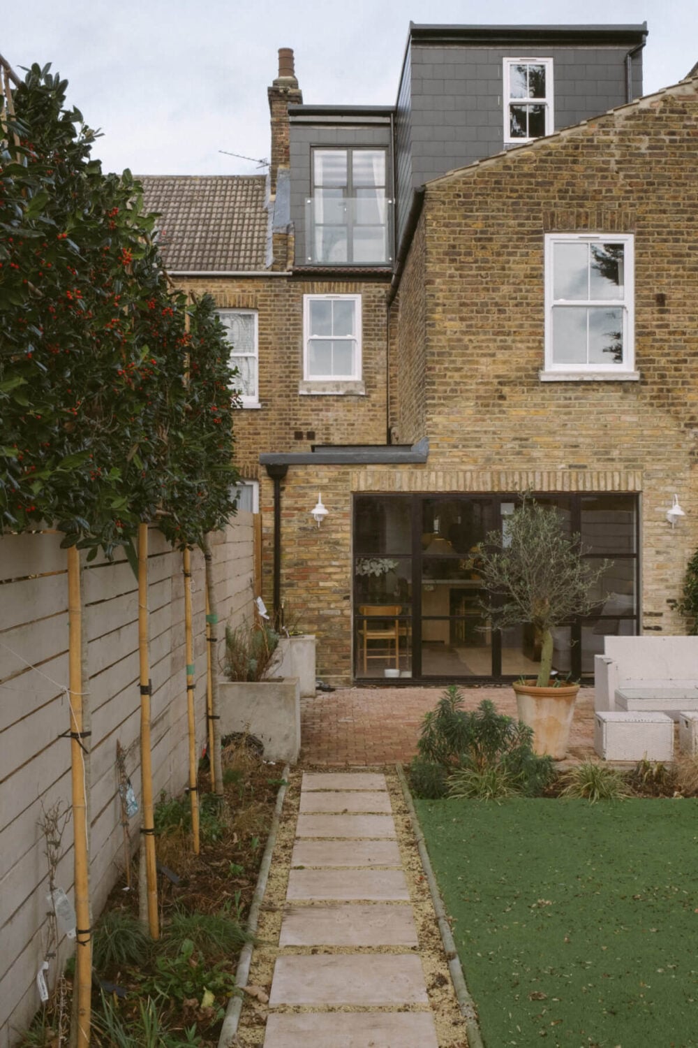 A Serene Renovated Victorian House in London 35 garden-exterior-extension-victorian-house-london-nordroom