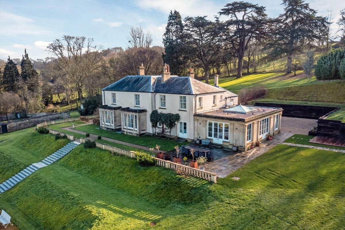 A Peaceful Georgian House in the English Countryside 26 georgian-country-house-england-nordroom