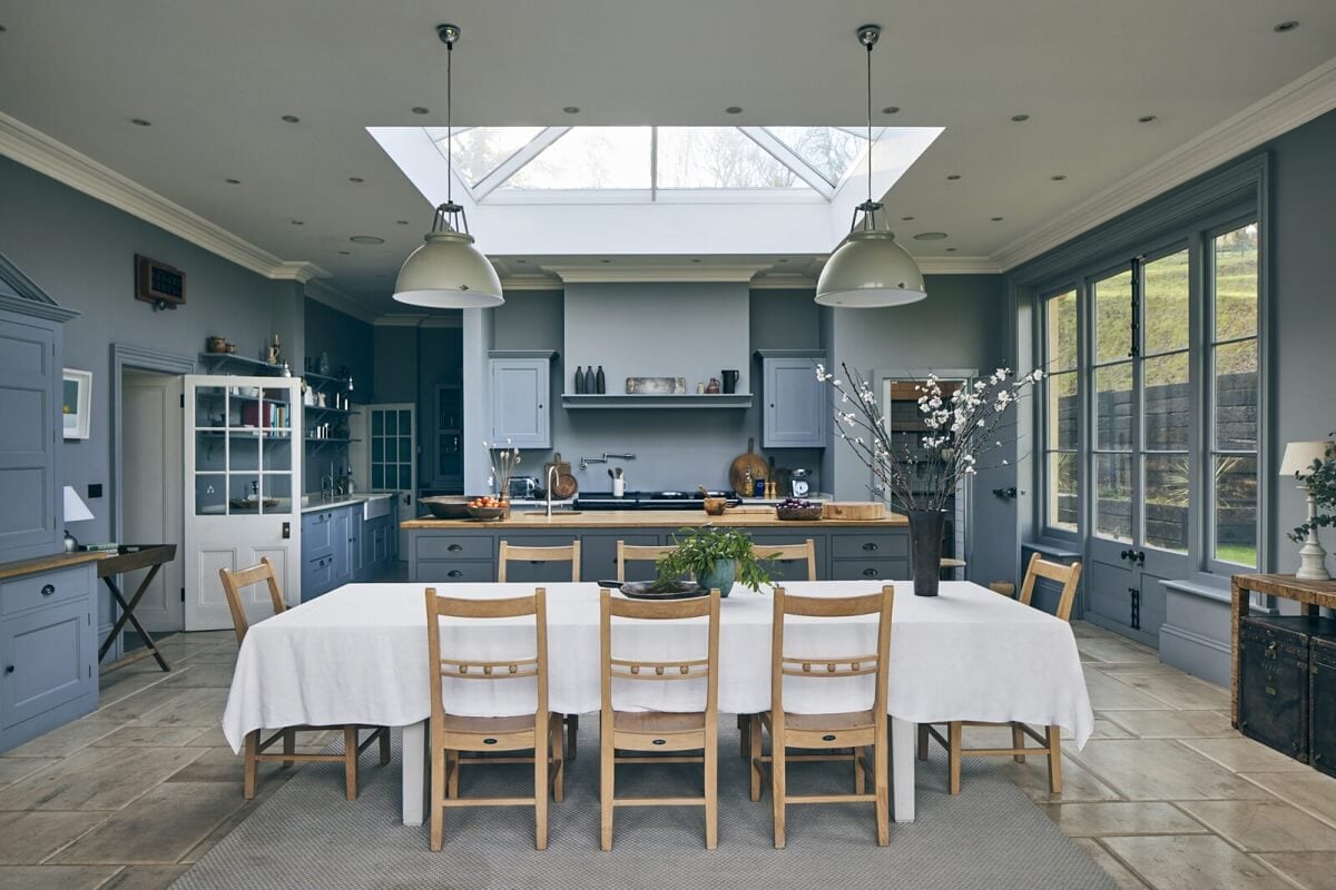 A Peaceful Georgian House in the English Countryside 4 grand-plain-english-kitchen-skylight-country-house-england-nordroom