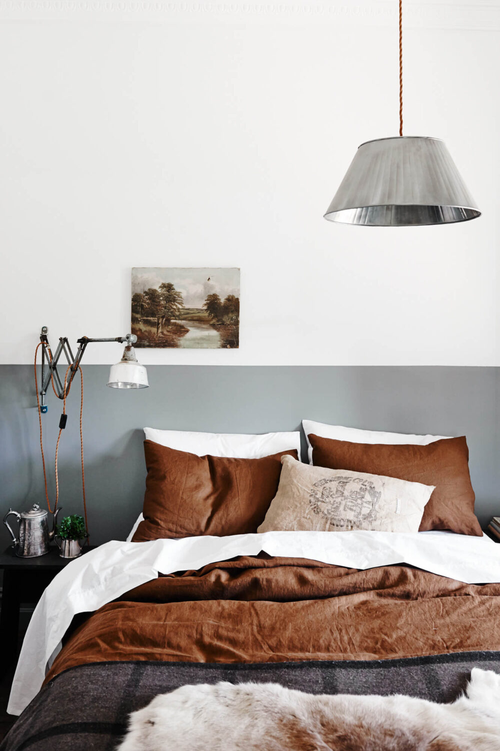 Two-Tone Walls Ideas: Create A Color Blocking Accent Wall 2 half-painted-wall-earthy-colors-bedroom
