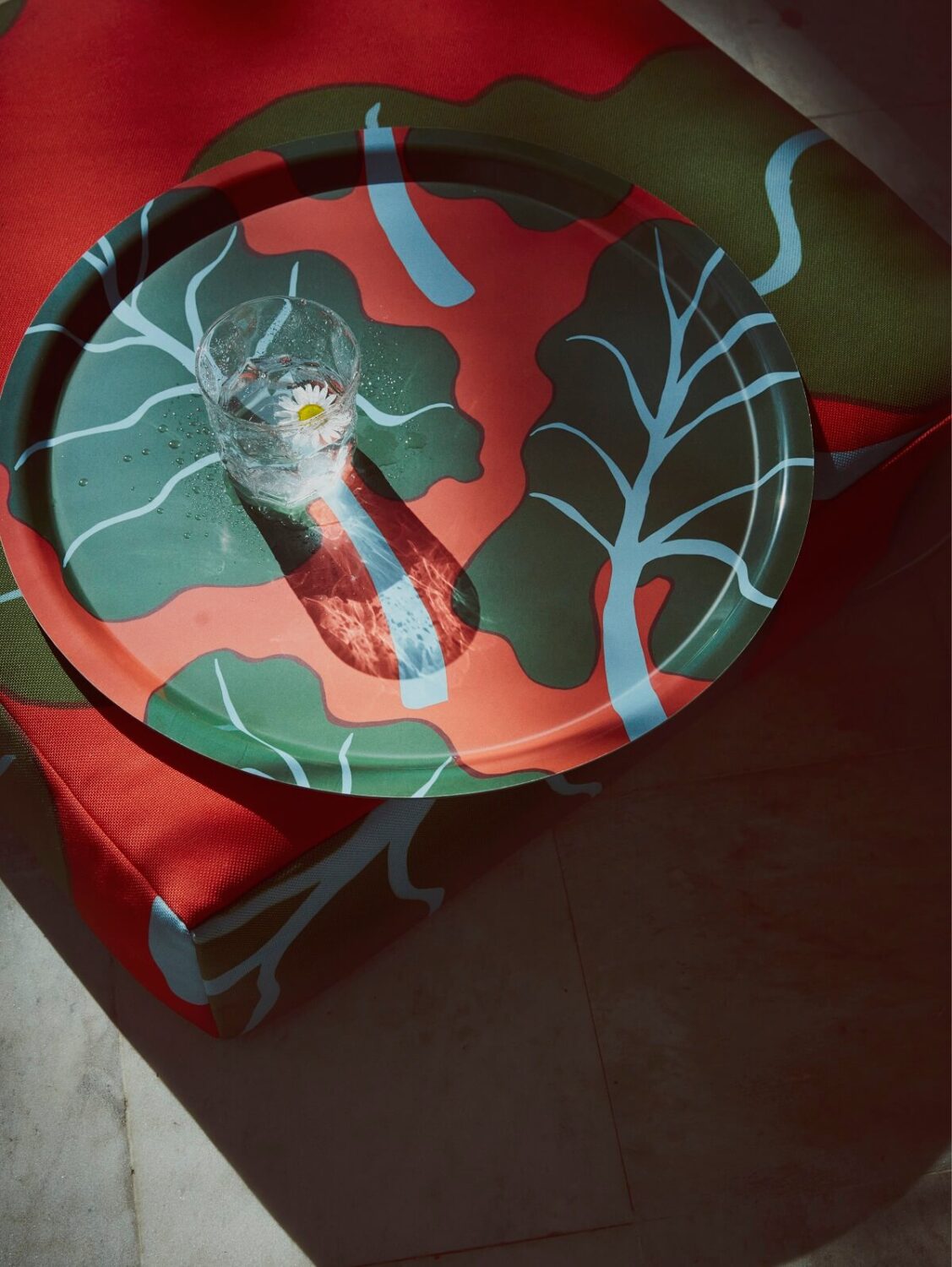 IKEA & Marimekko: BASTUA Limited Collection 24 ikea-marimekko-bastua-collection-serving-plattern-rhubarb-leaf-pattern