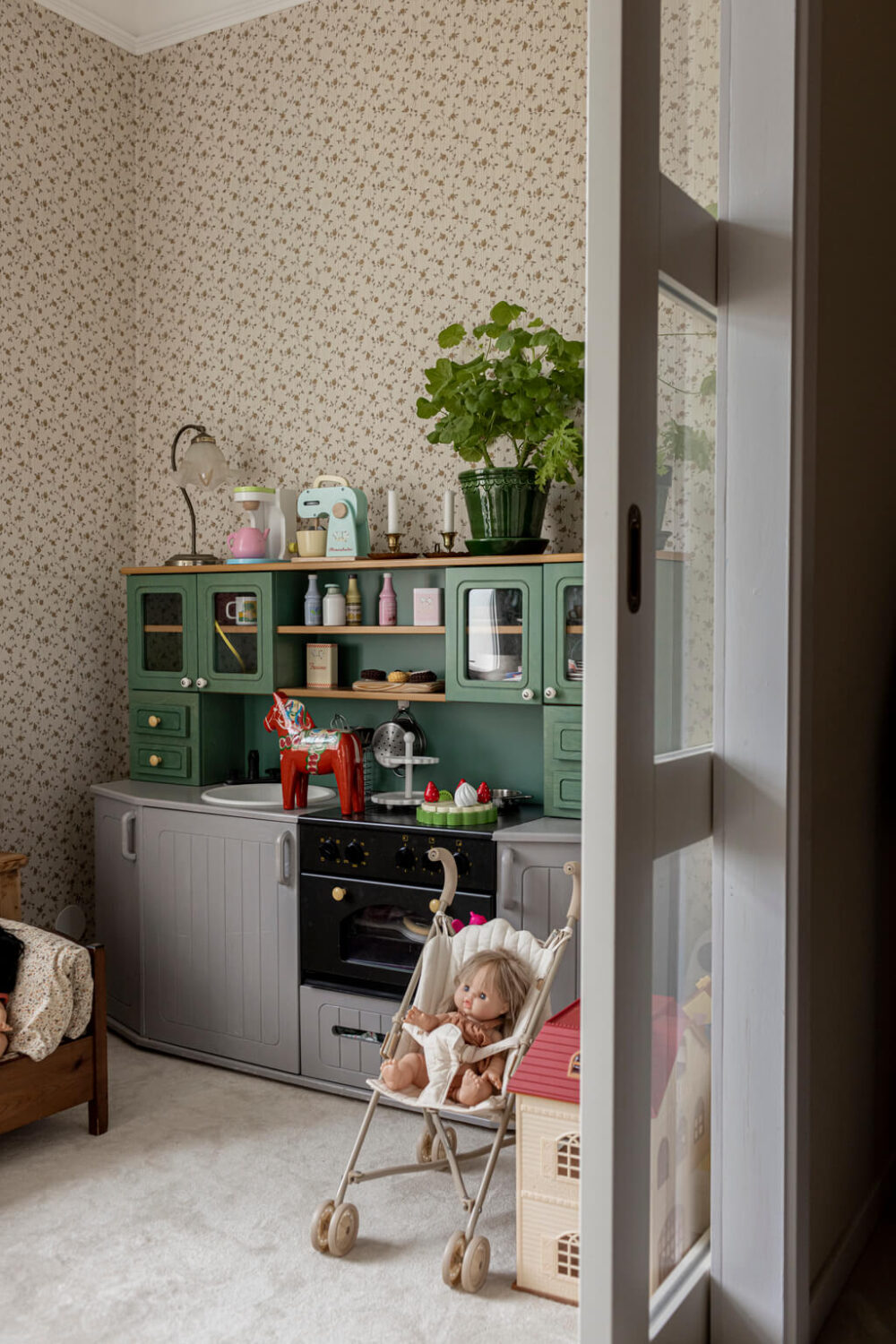 A Scandinavian Apartment with Antique Furniture 11 kids-playroom-wallpaper-kitchen-nordroom