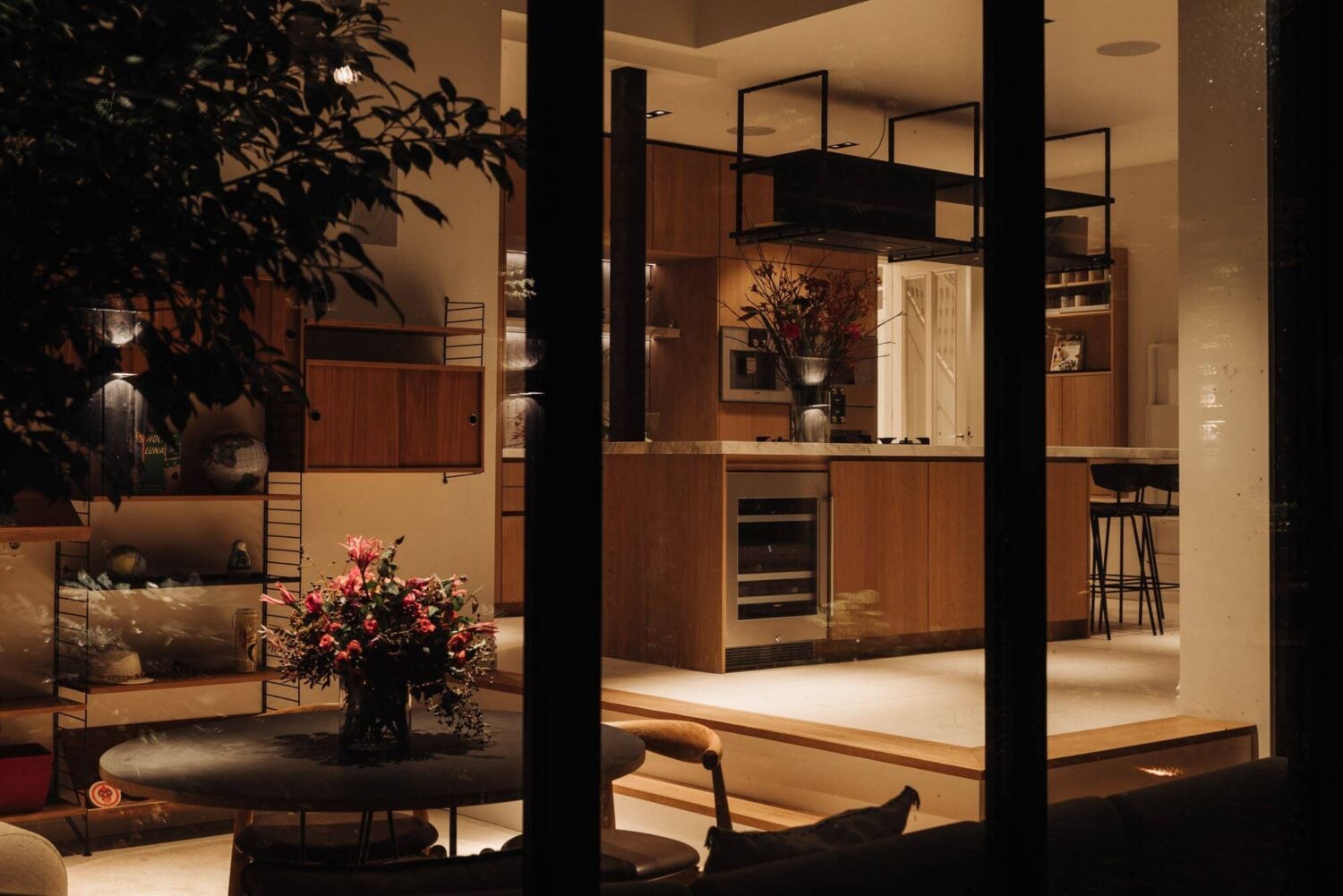 A Luxurious Canal Home in Amsterdam 5 kitchen-look-luxurious-amsterdam-home-nordroom