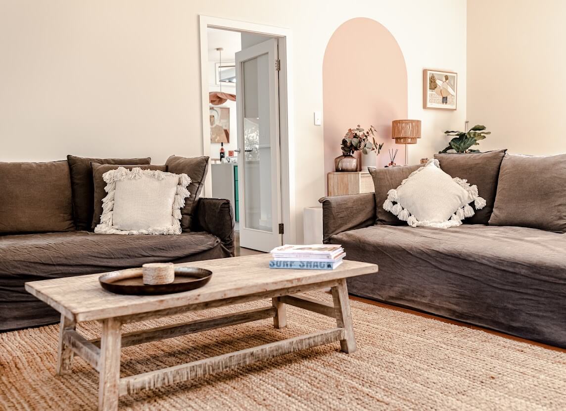 Oyster Catcher Huskisson: A Sustainable Beach House in Australia 4 living-room-gray-sofa-jute-rug-beach-house-nordroom