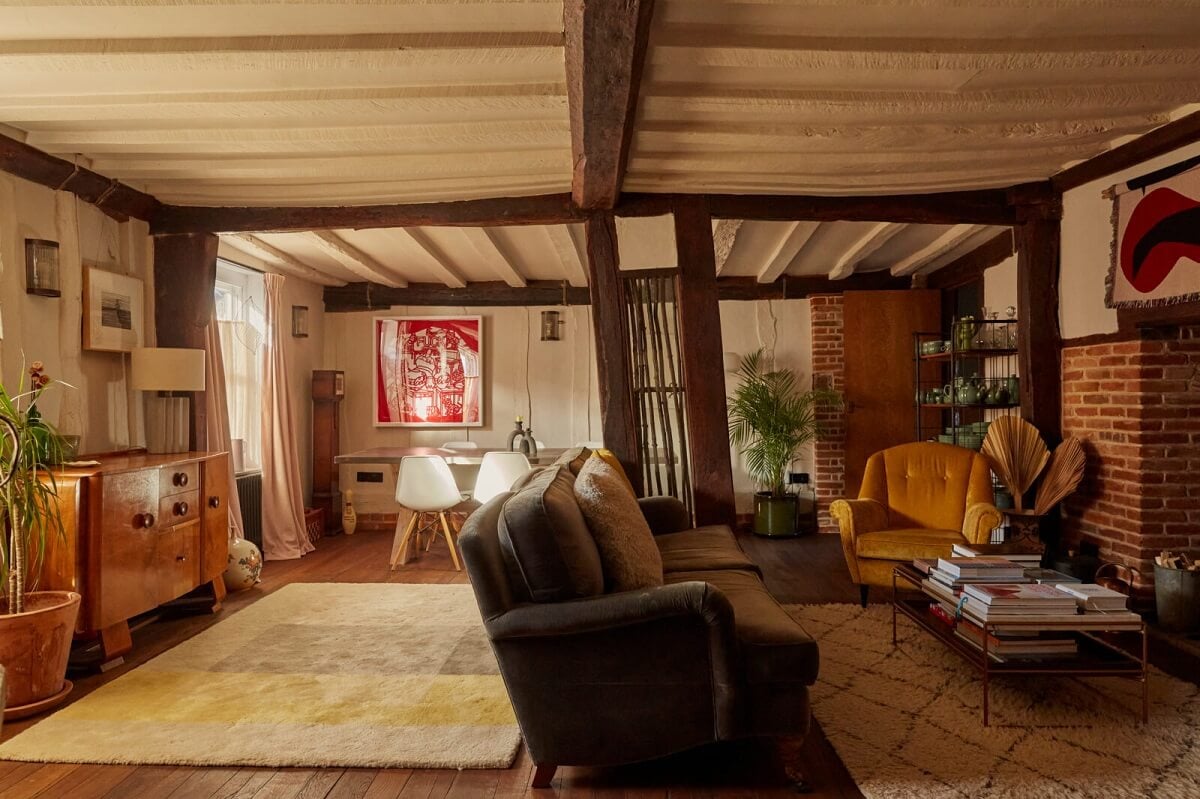 A Pink English Home That's Brimming with History 2 living-room-rugs-wooden-beams-nordroom