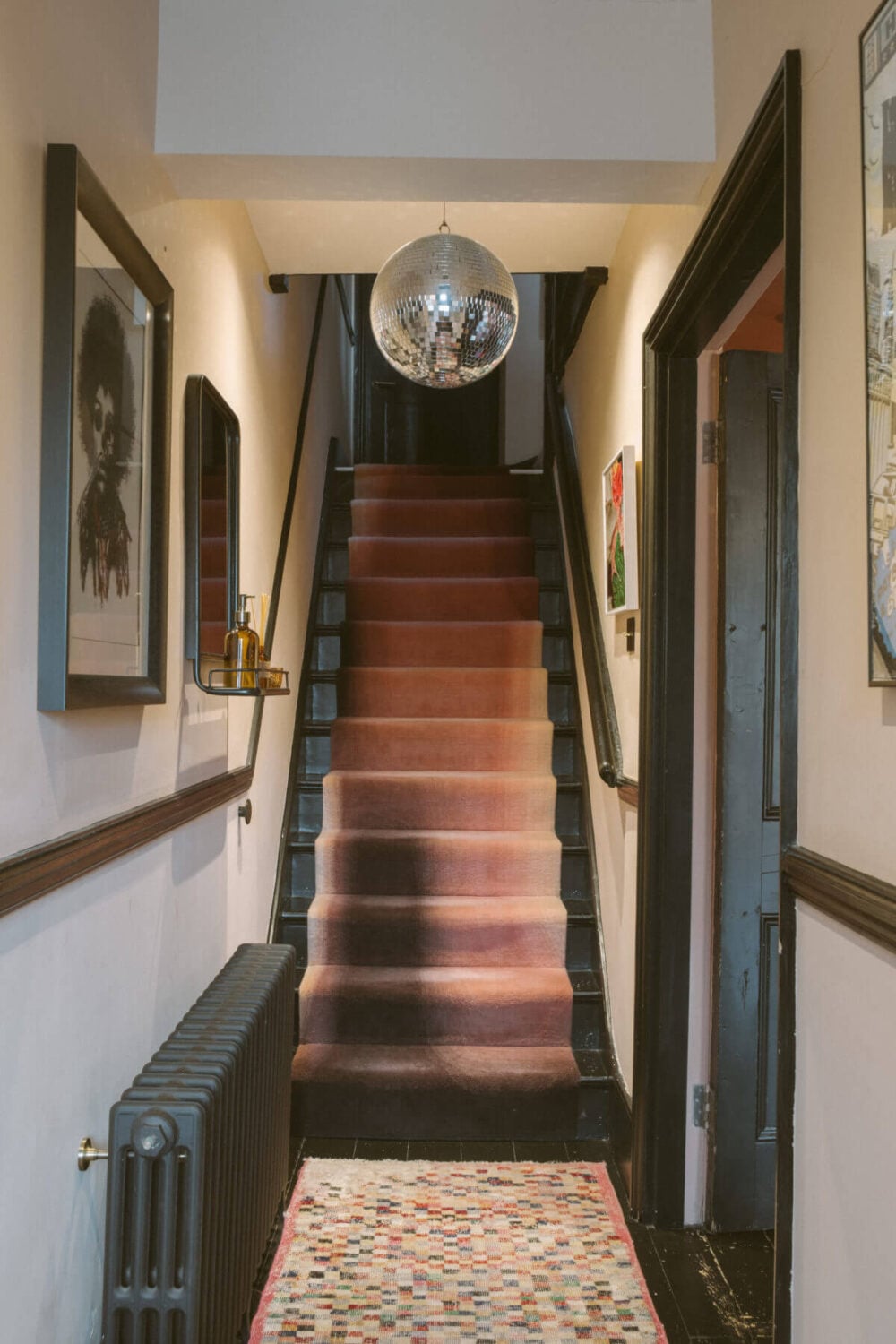 A Victorian House in London Decorated in Warm Color Tones 24 narrow-hallway-black-trimmings-nordroom