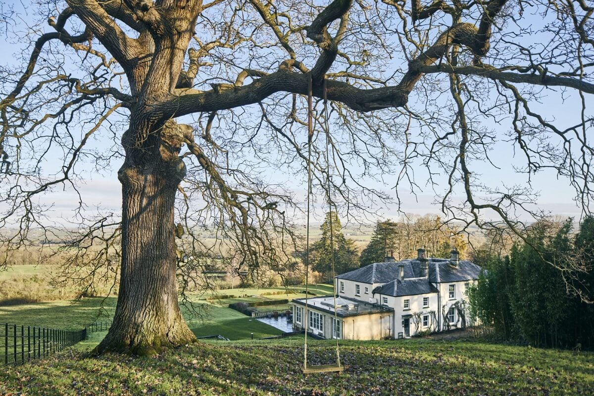 A Peaceful Georgian House in the English Countryside 22 tree-with-swing-garden-country-house-england-nordroom