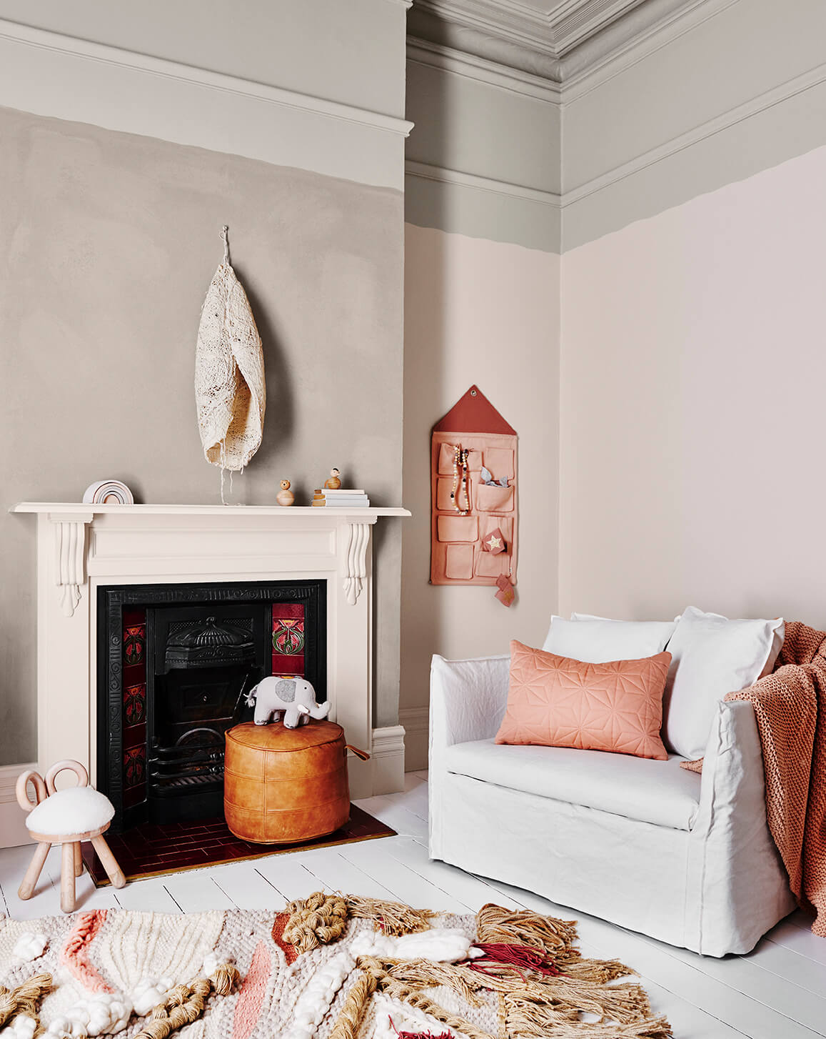 Two-Tone Walls Ideas: Create A Color Blocking Accent Wall 18 two-tone-wall-paint-idea-dulux-colors-nordroom