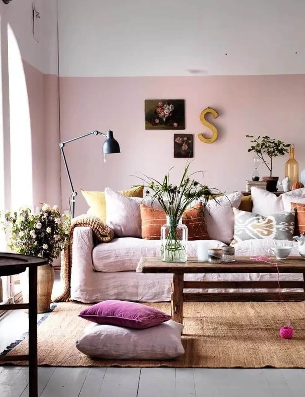Two-Tone Walls Ideas: Create A Color Blocking Accent Wall 5 two-tone-wall-paint-inspiration-white-pink-color-nordroom