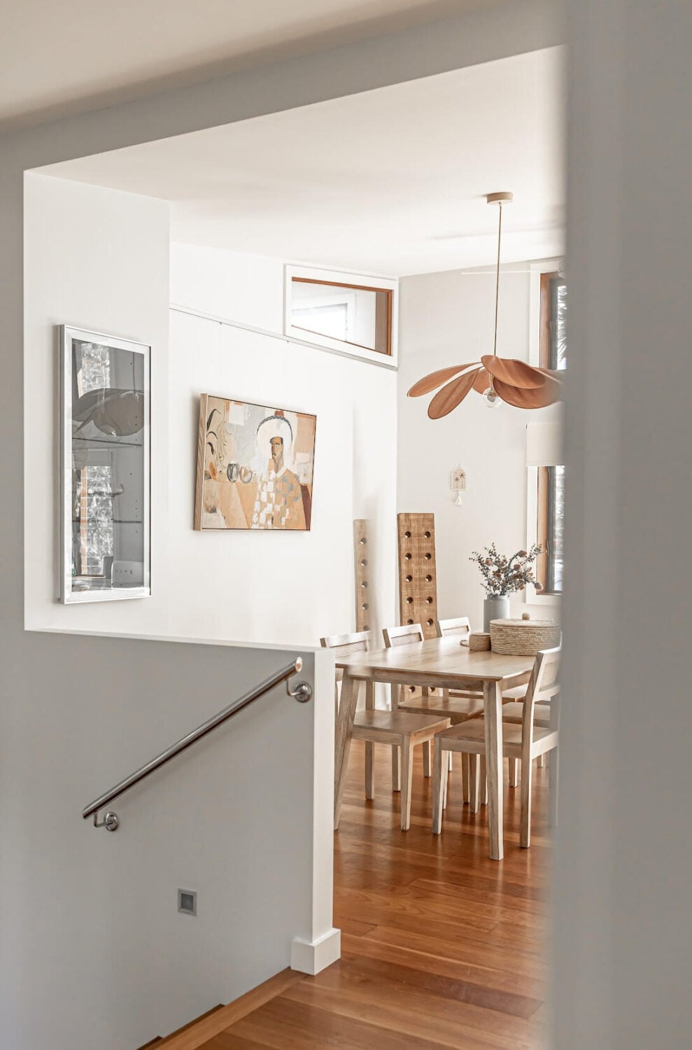 Oyster Catcher Huskisson: A Sustainable Beach House in Australia 9 white-beach-house-dining-room-nordroom